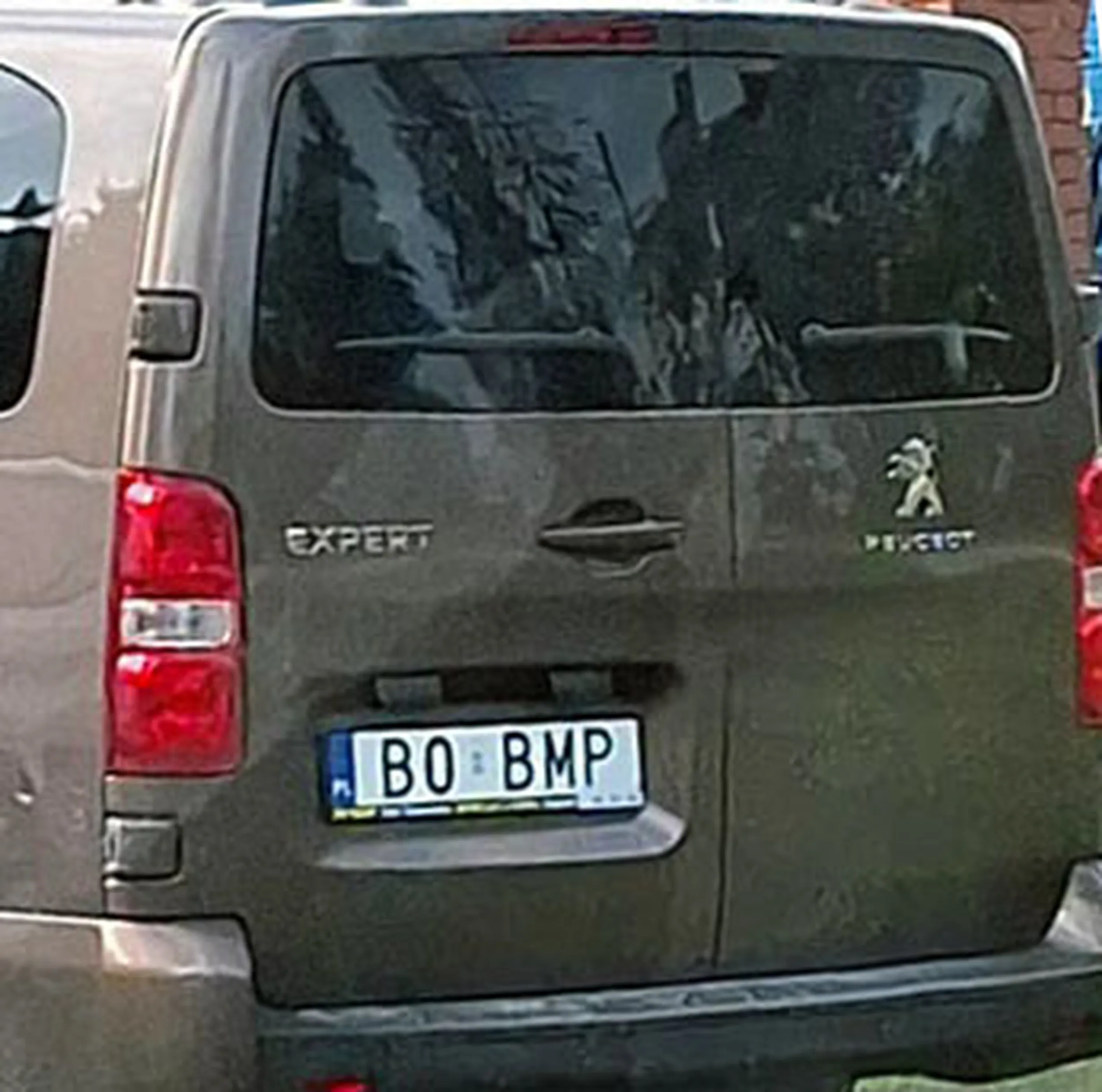 Fajny numer, blacha B0 BMP