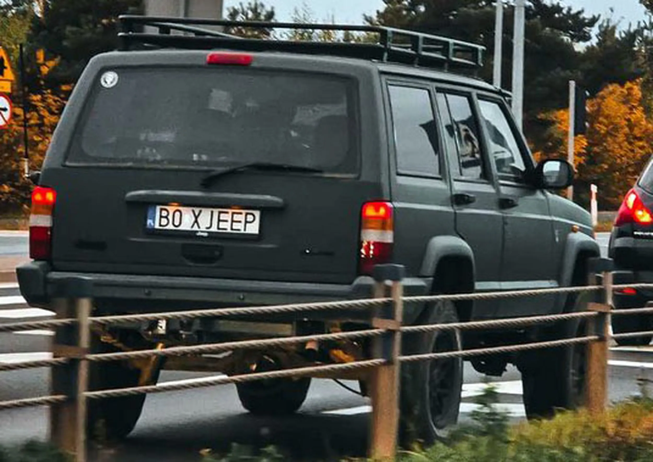 Fajny numer, blacha B0 XJEEP