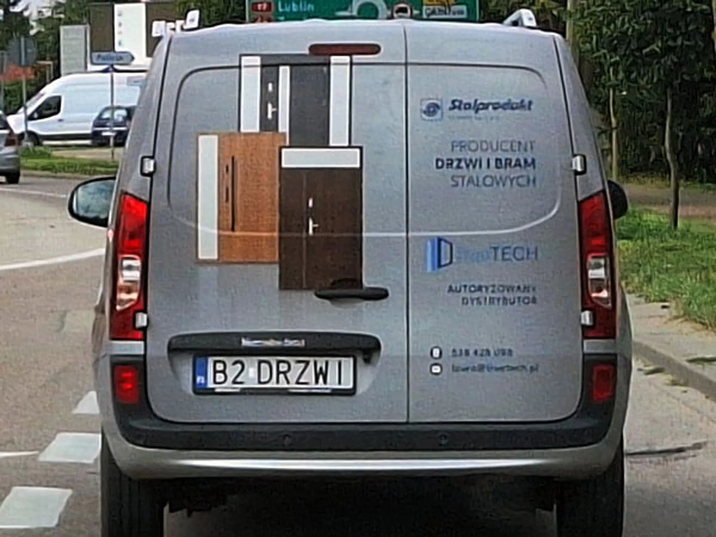 Fajny numer, blacha B2 DRZWI