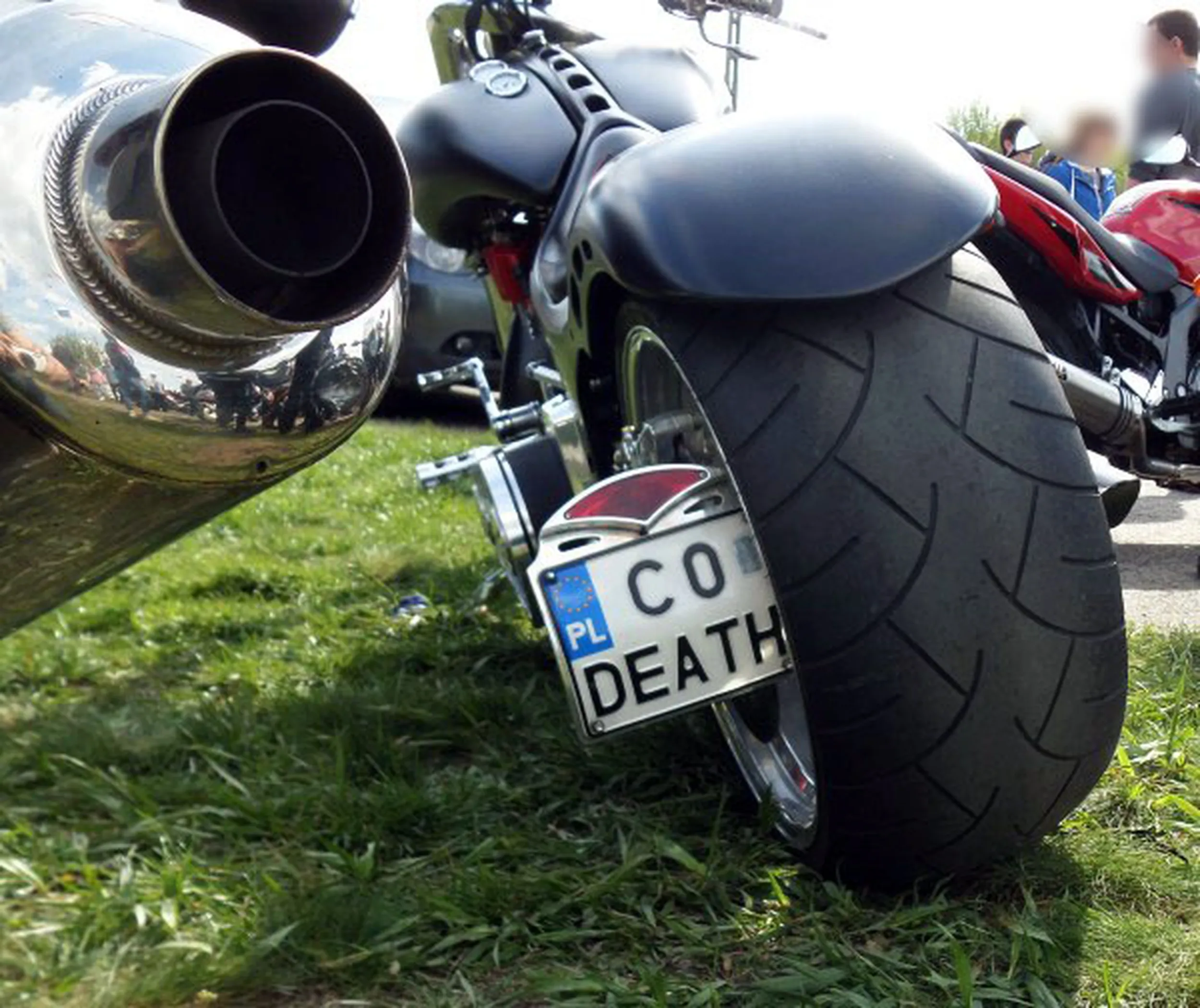 Fajny numer, blacha C0 DEATH