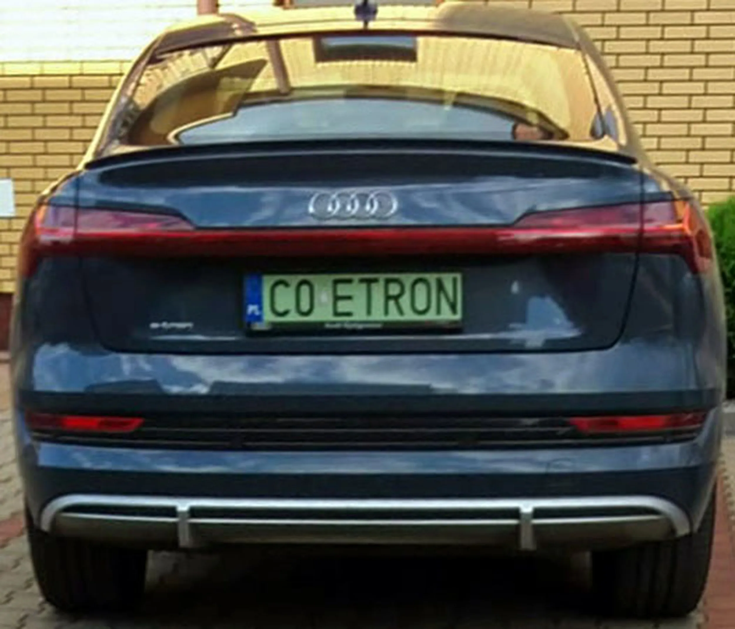 Fajny numer, blacha C0 ETRON