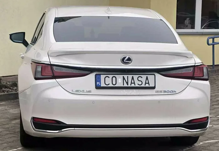 Fajny numer, blacha C0 NASA