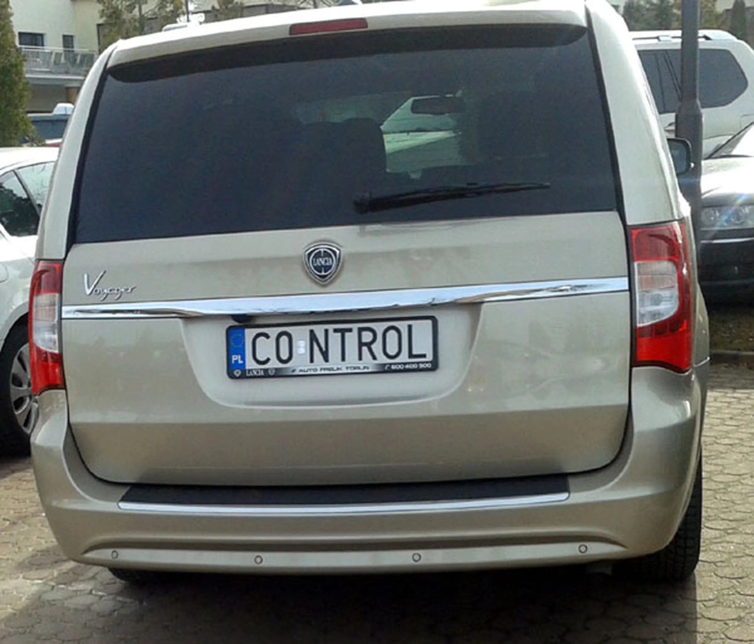 Fajny numer, blacha C0 NTROL