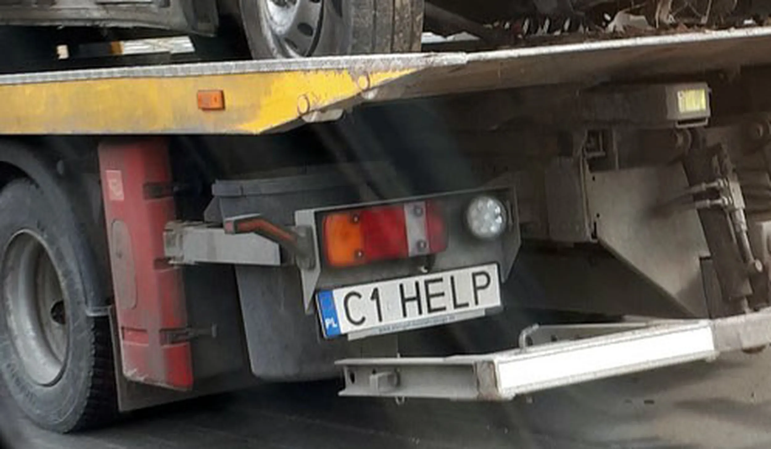 Fajny numer, blacha C1 HELP