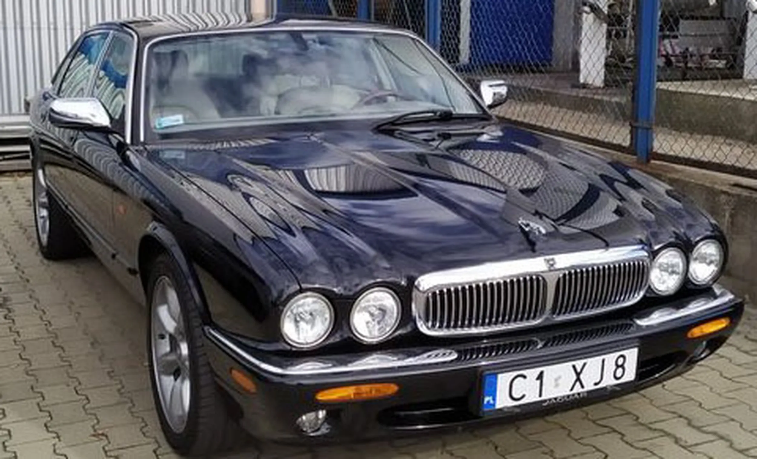 Fajny numer, blacha C1 XJ8