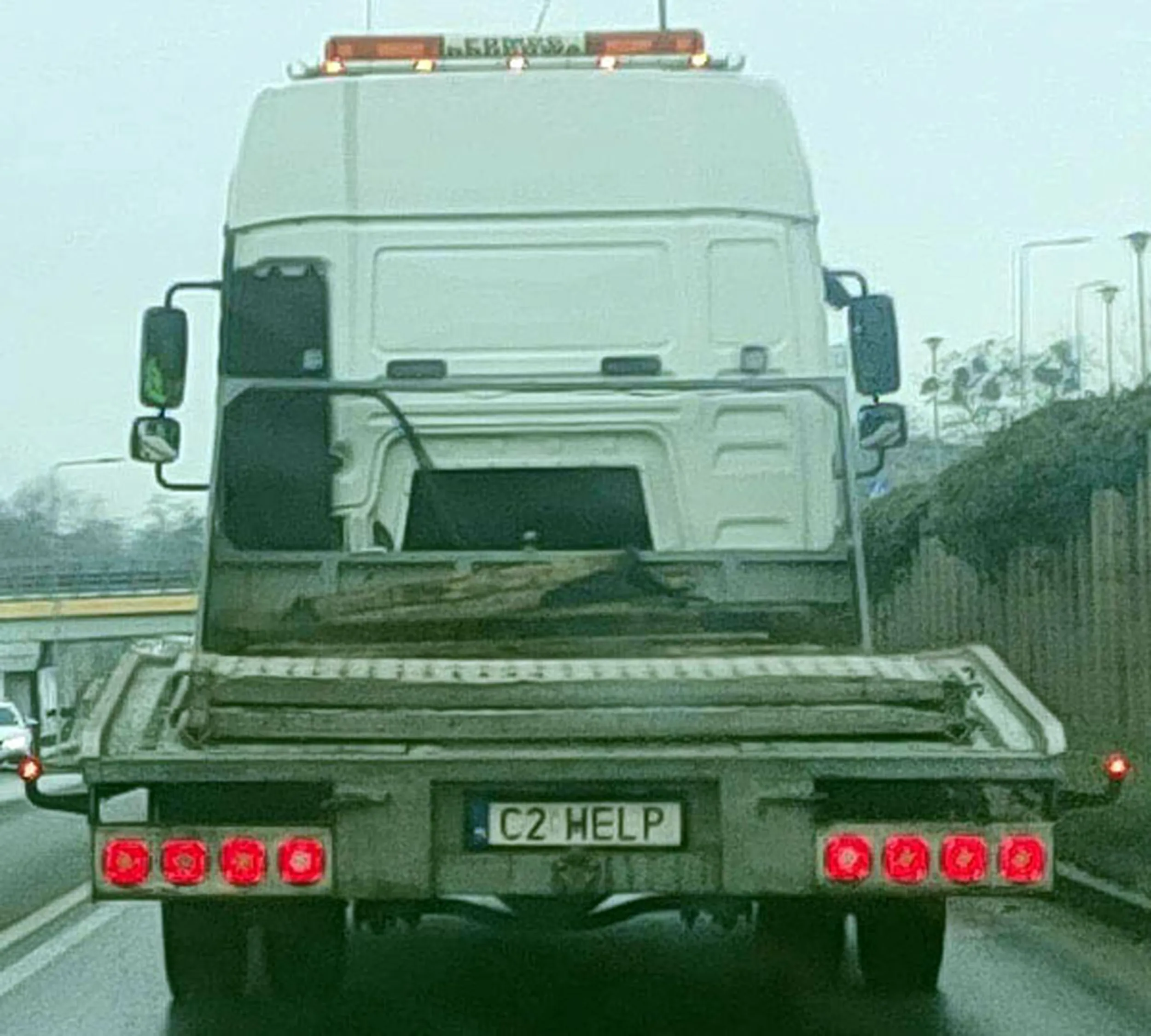 Fajny numer, blacha C2 HELP