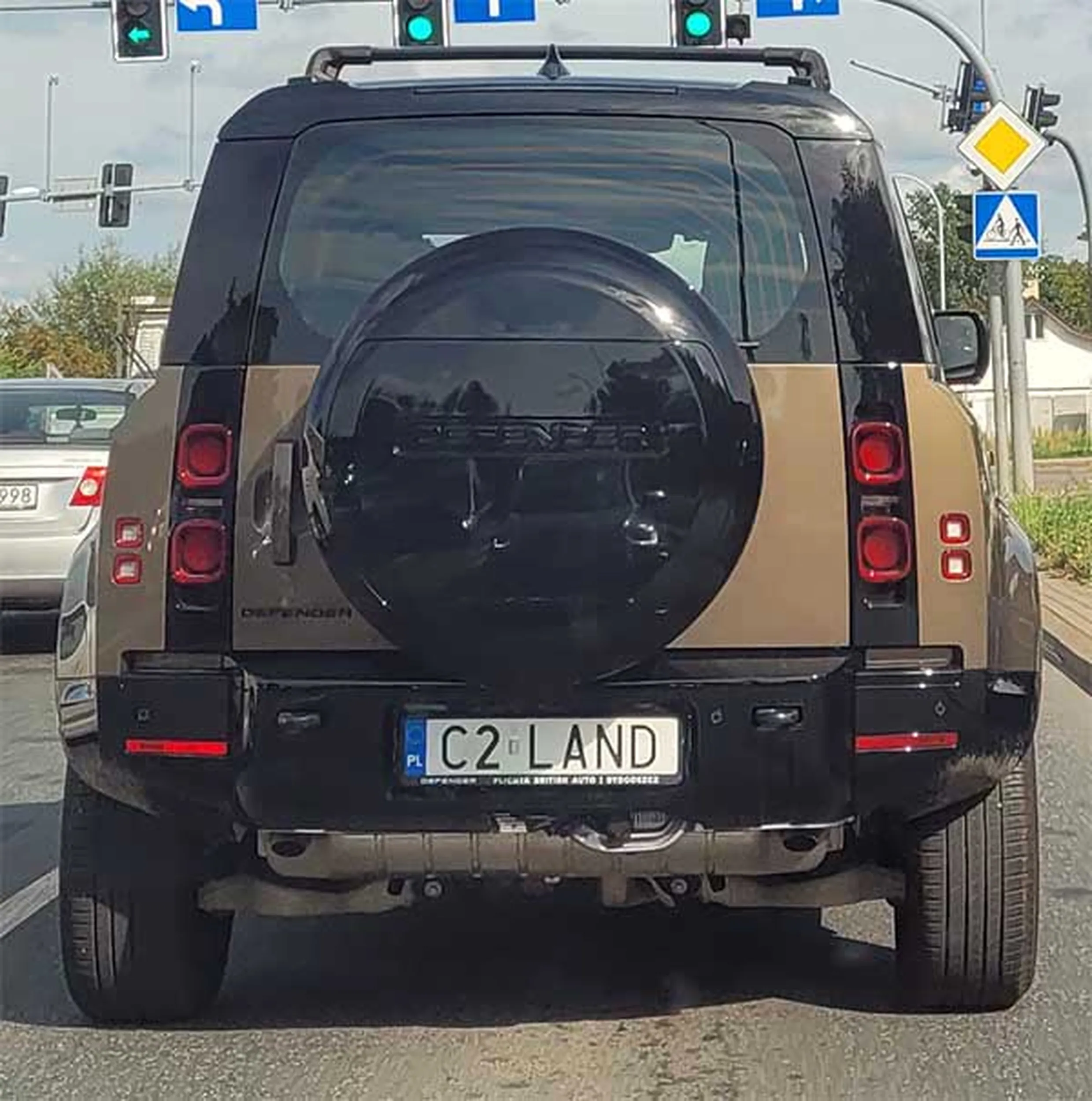 Fajny numer, blacha C2 LAND