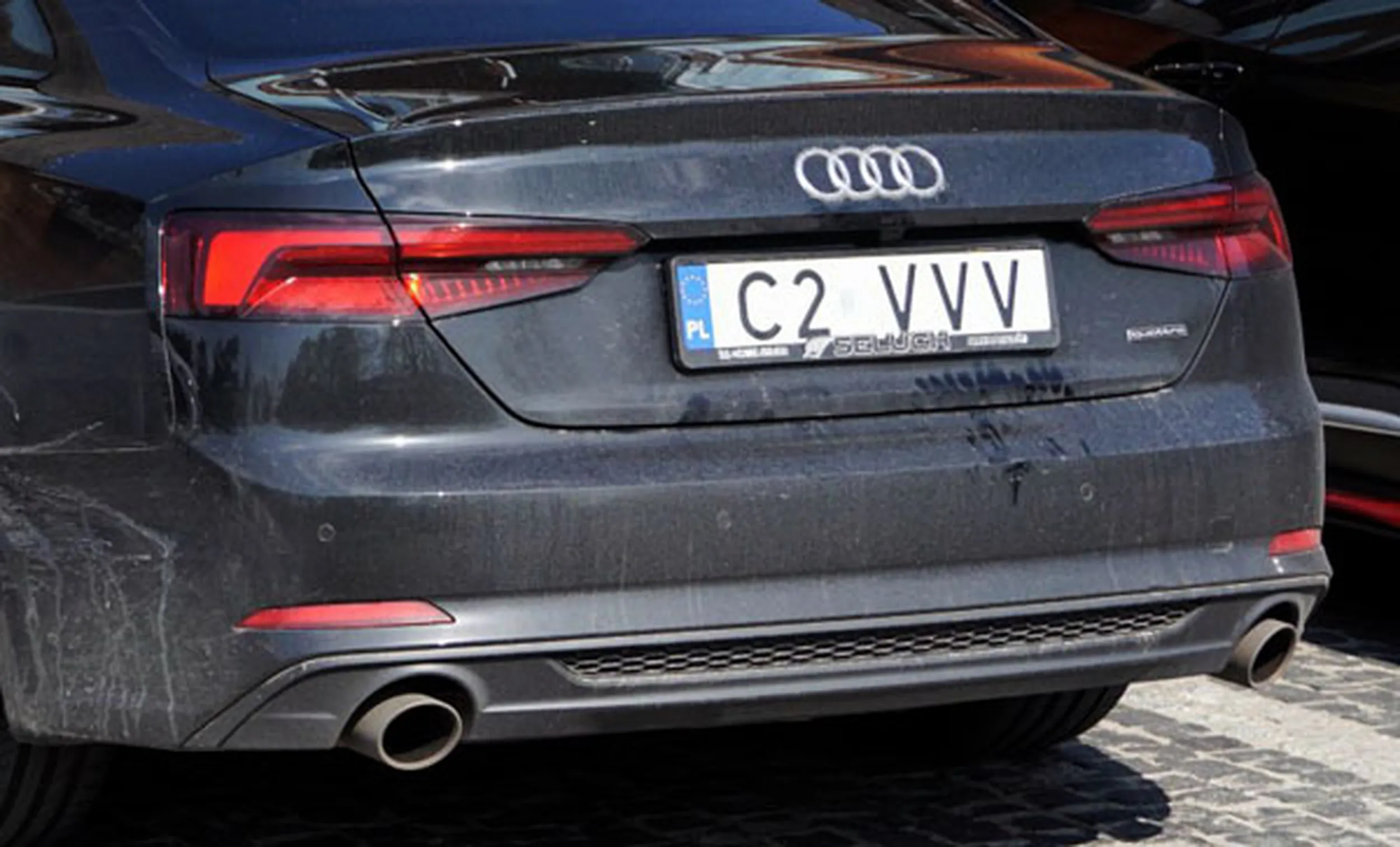 Fajny numer, blacha C2 VVV