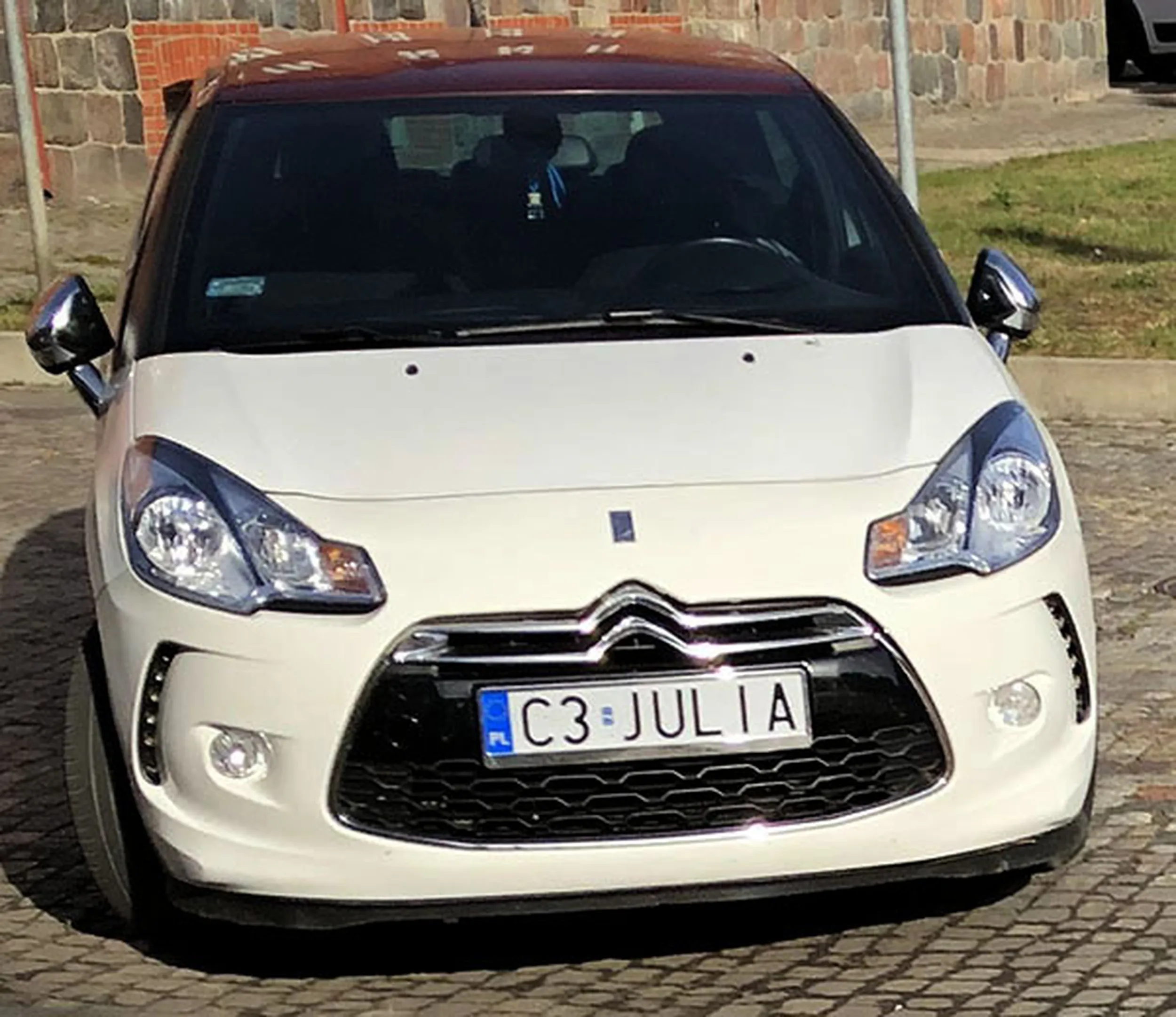 Fajny numer, blacha C3 JULIA