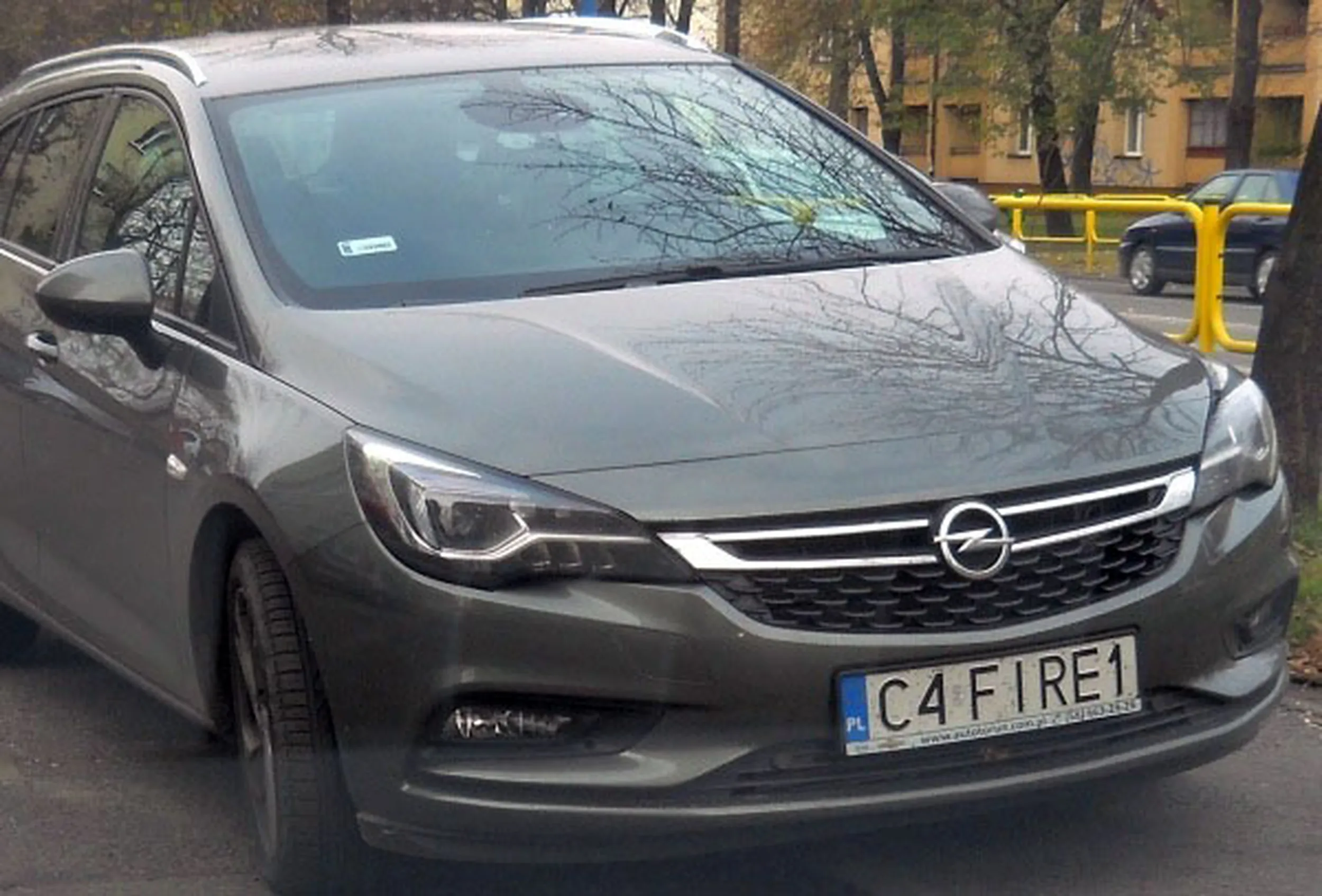 Fajny numer, blacha C4 FIRE1