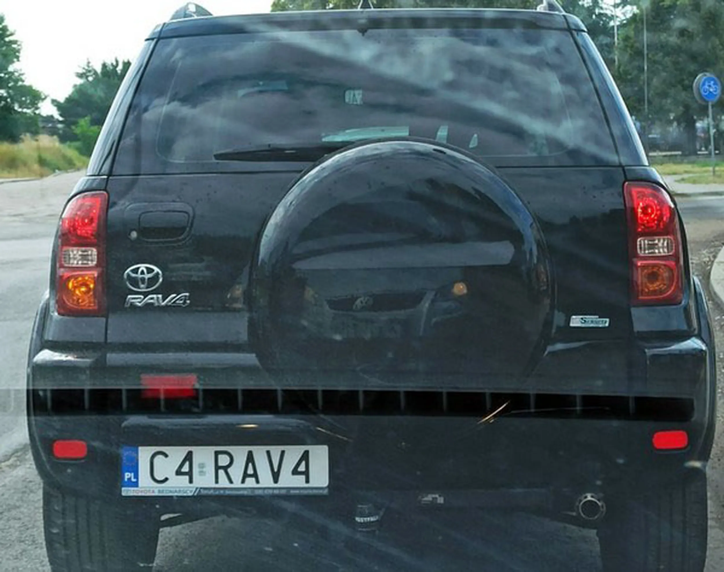 Fajny numer, blacha C4 RAV4