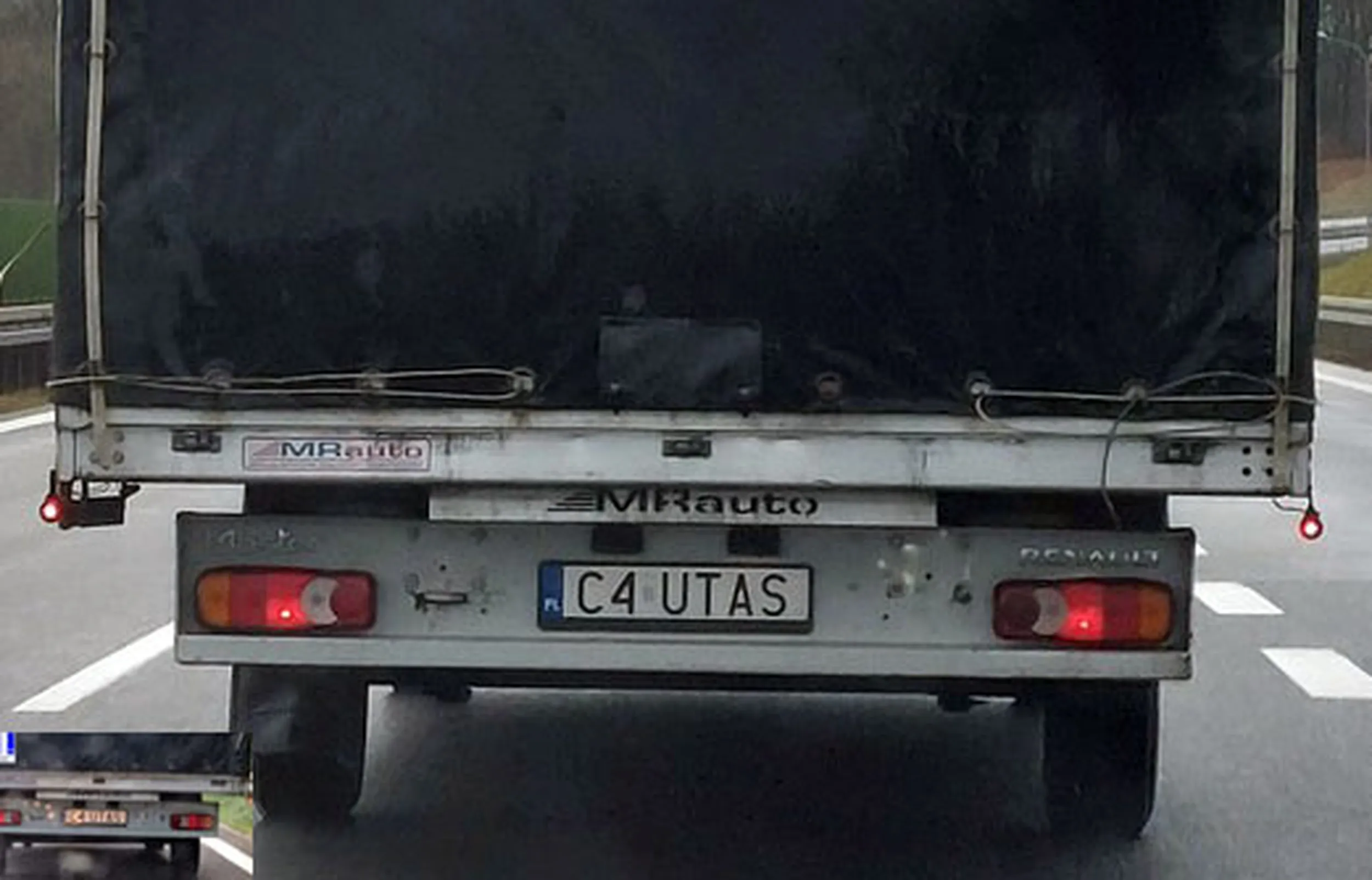 Fajny numer, blacha C4 UTAS