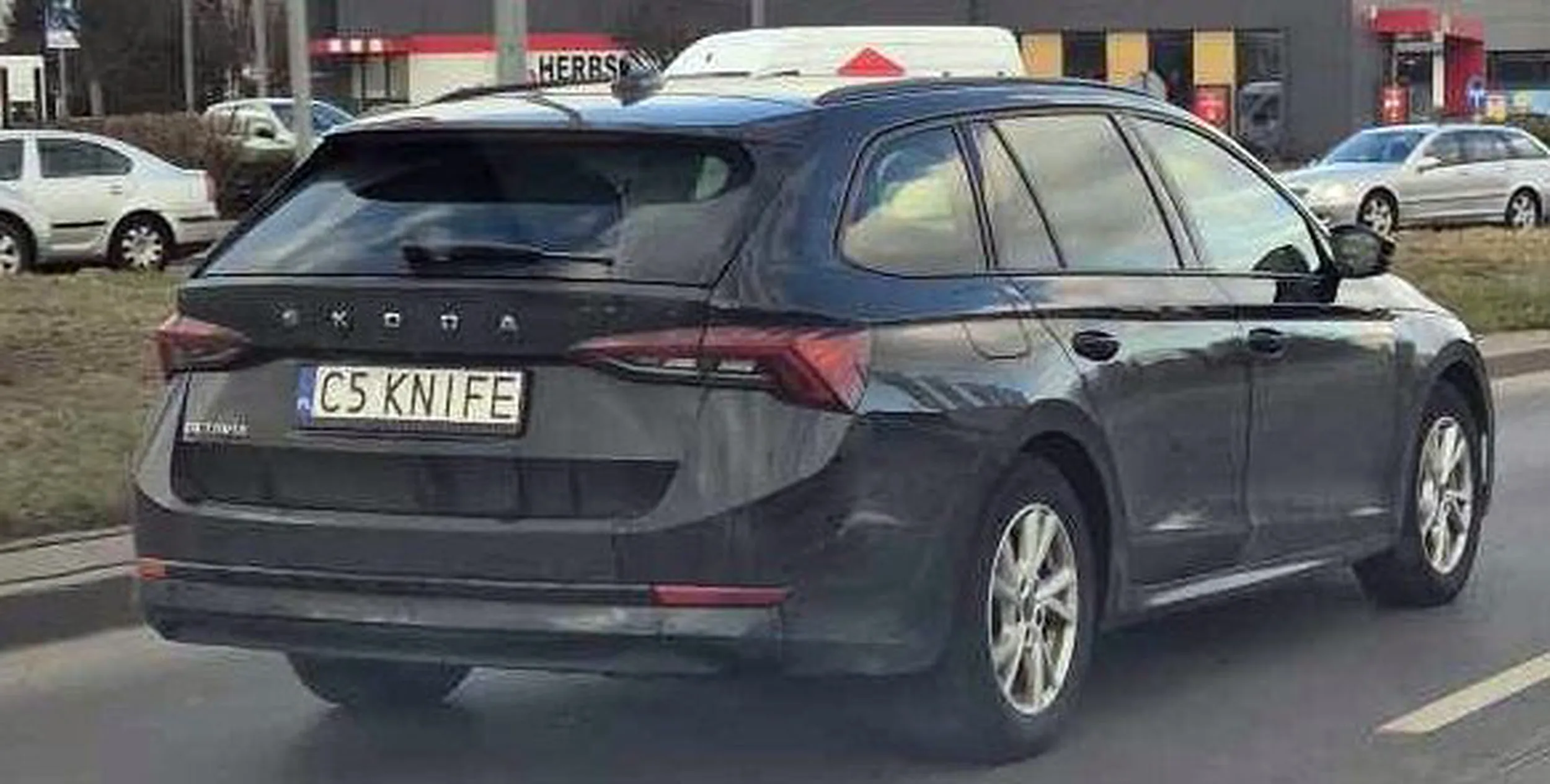 Fajny numer, blacha C5 KNIFE