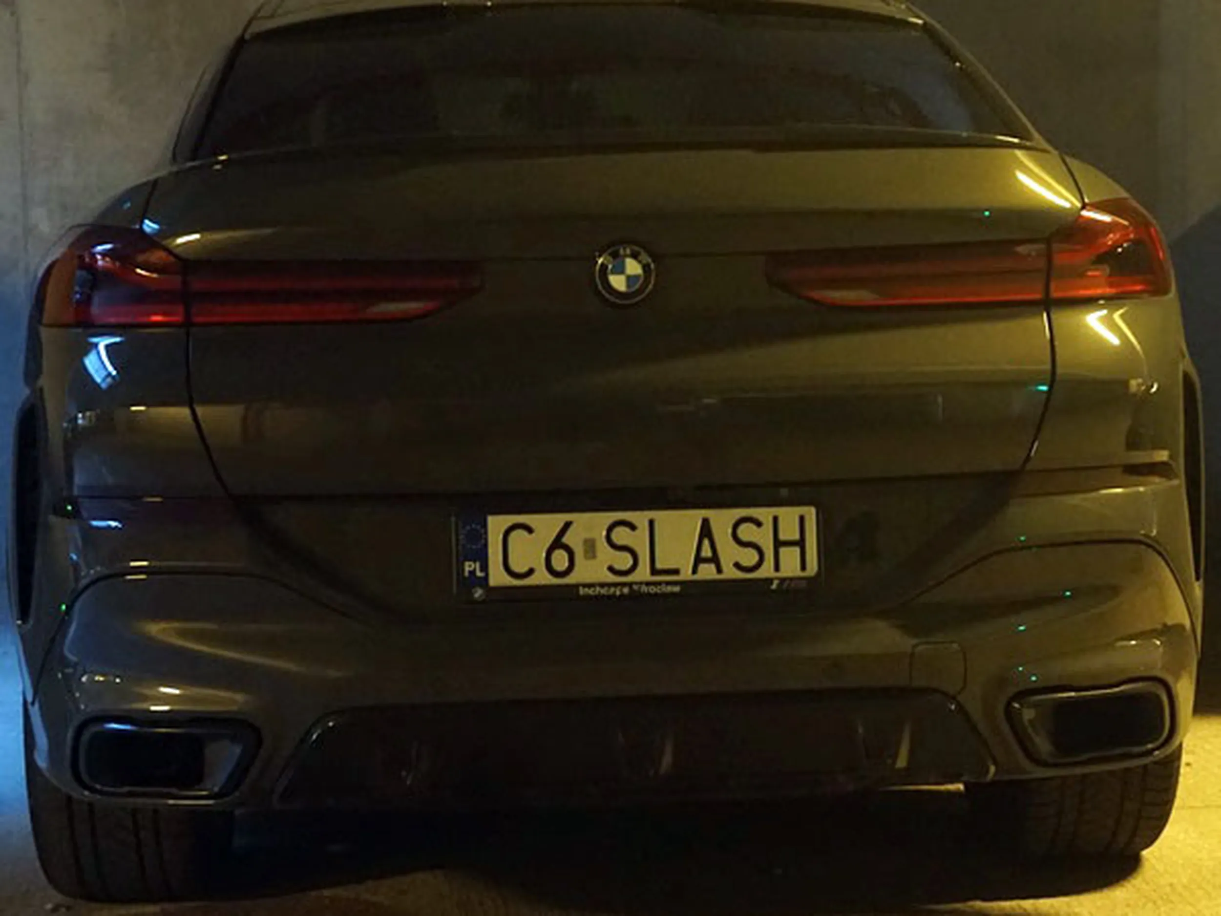 Fajny numer, blacha C6 SLASH