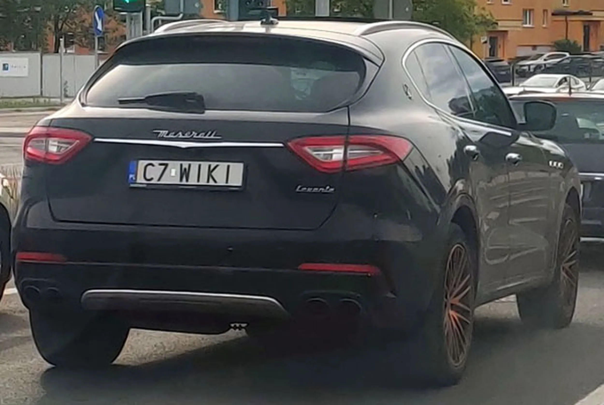 Fajny numer, blacha C7 WIKI