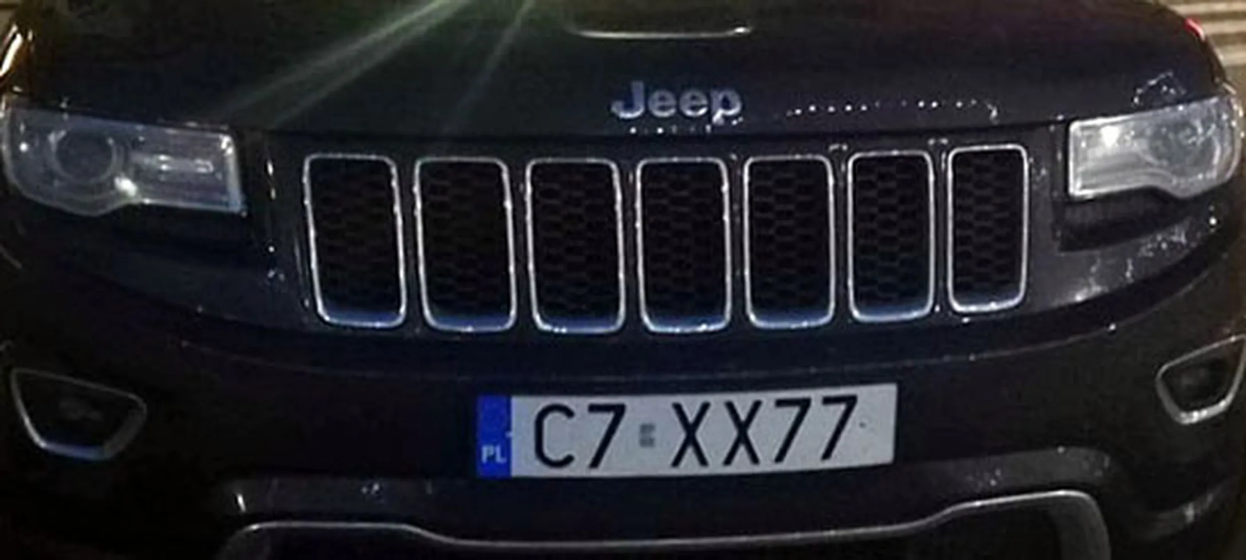 Fajny numer, blacha C7 XX77