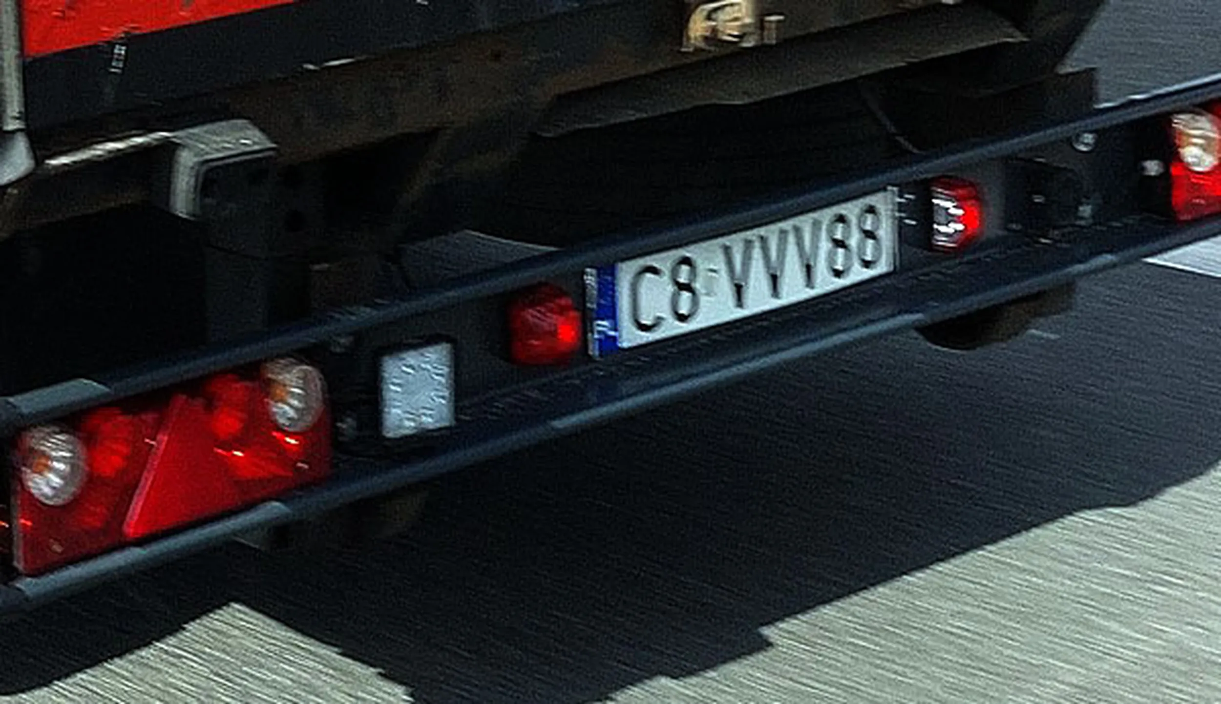 Fajny numer, blacha C8 VVV88