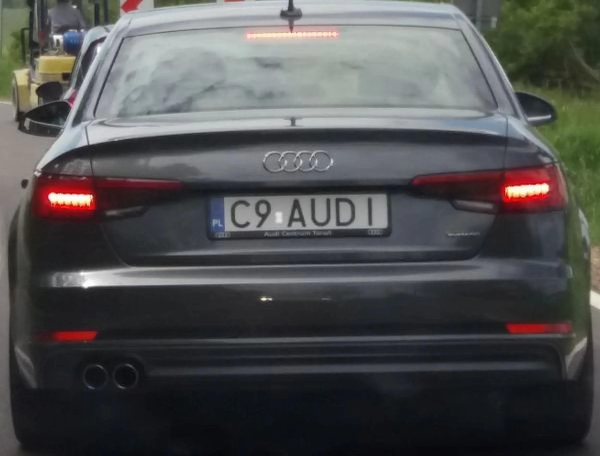 Fajny numer, blacha C9 AUDI