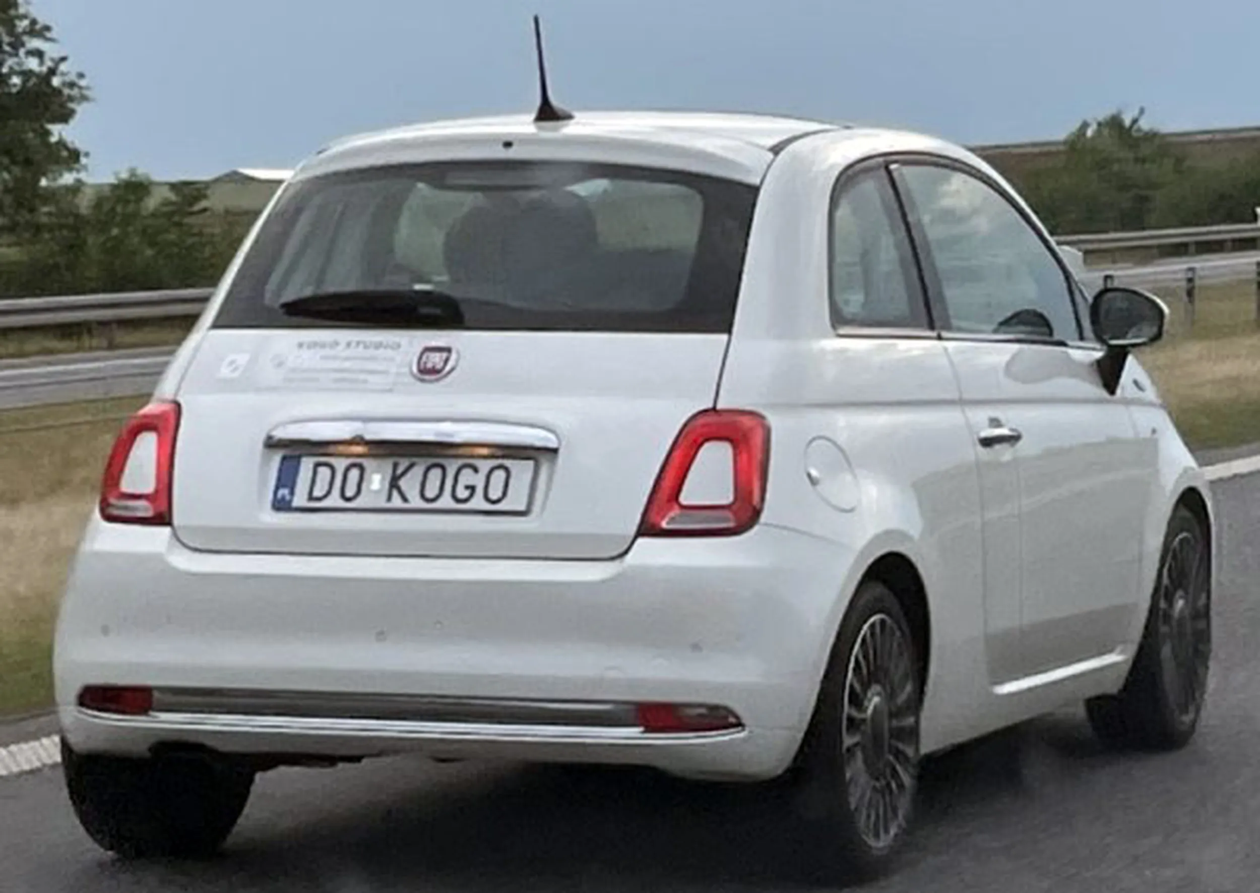 Fajny numer, blacha D0 KOGO