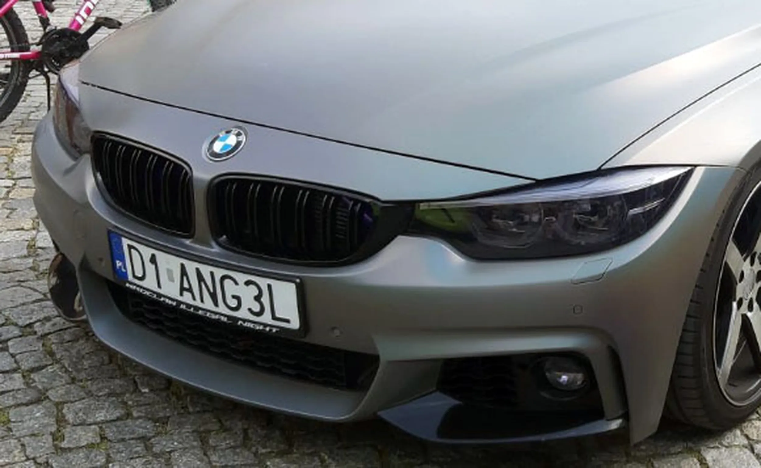 Fajny numer, blacha D1 ANG3L