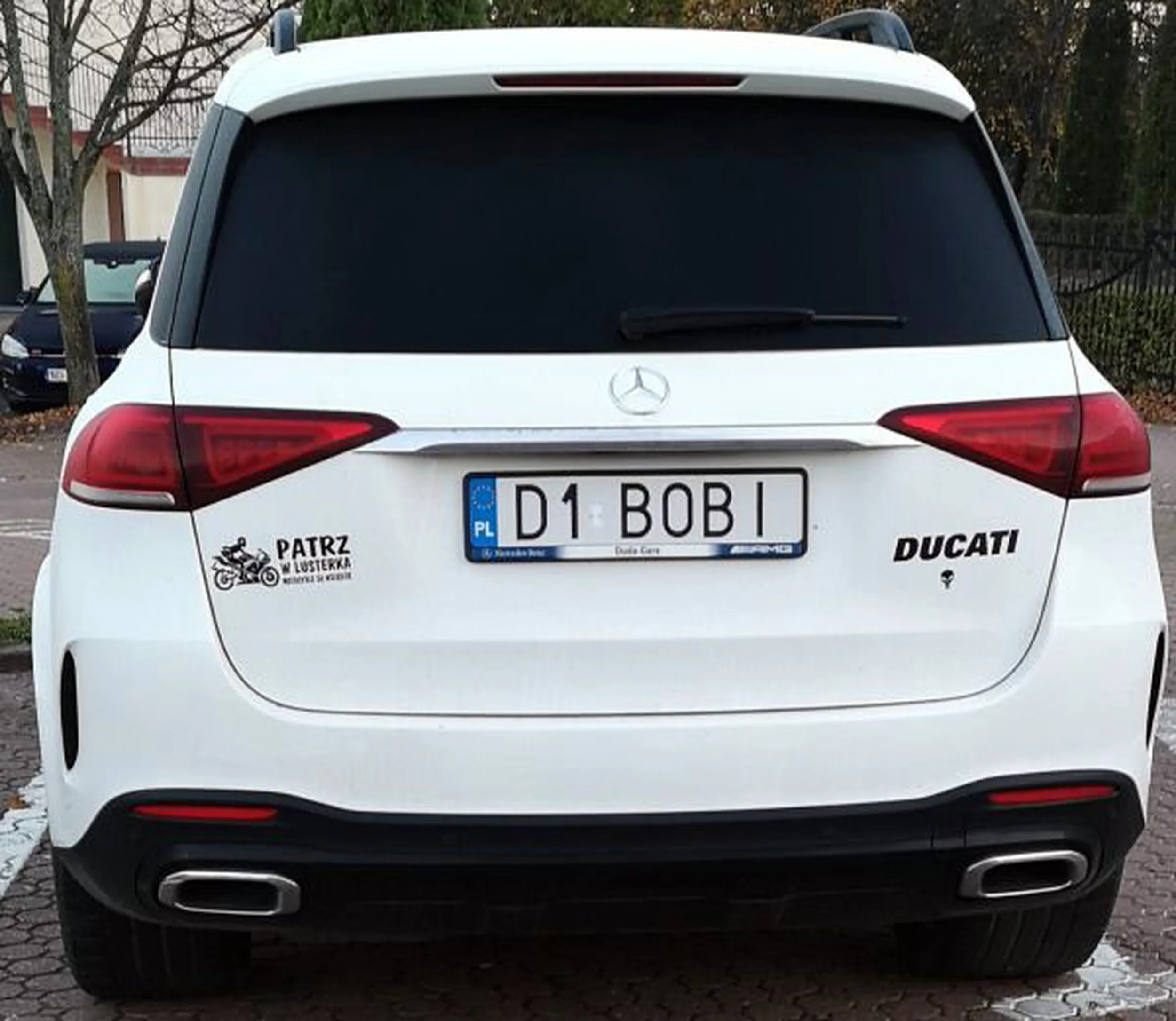 Fajny numer, blacha D1 BOBI