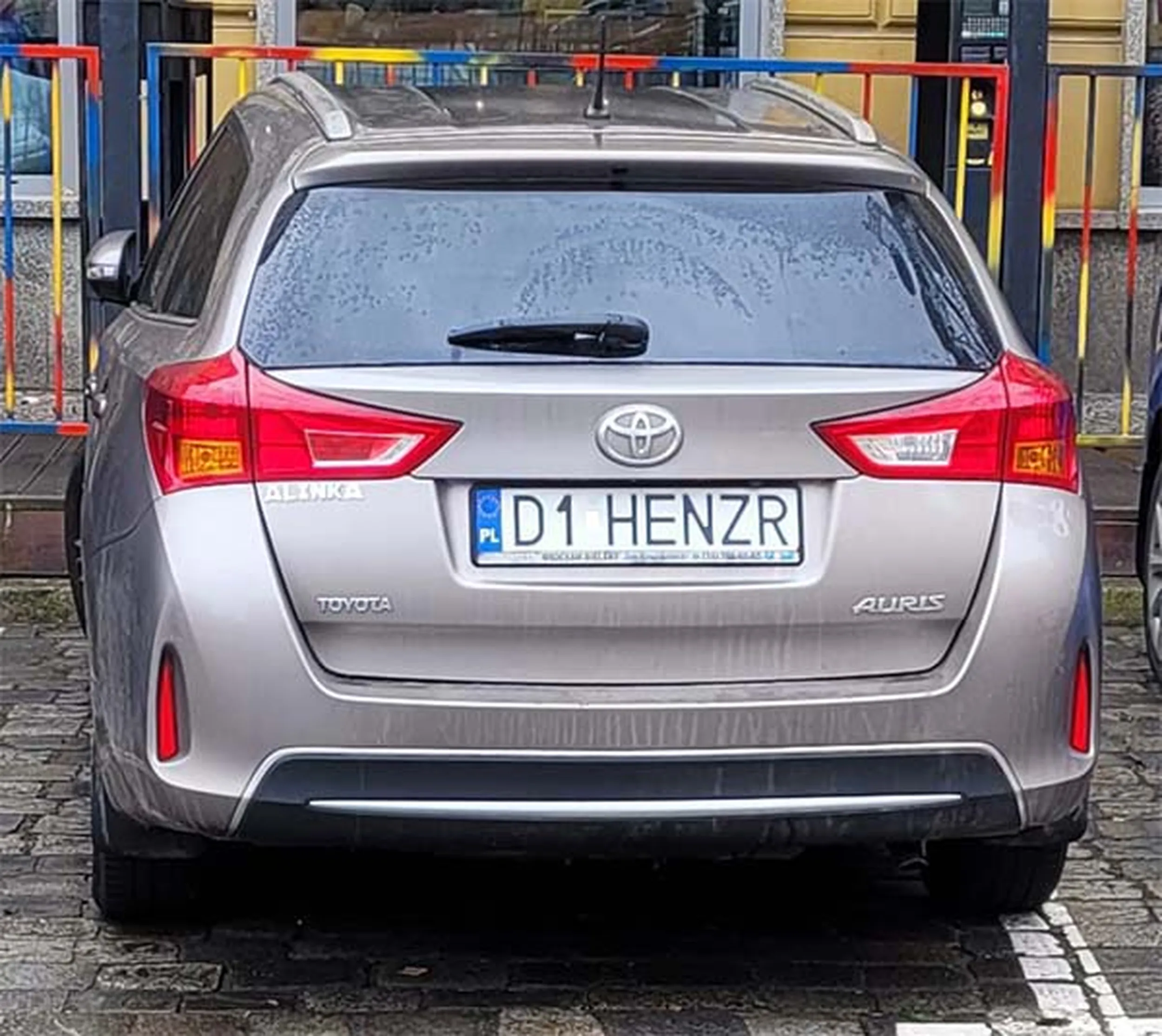 Fajny numer, blacha D1 HENZR