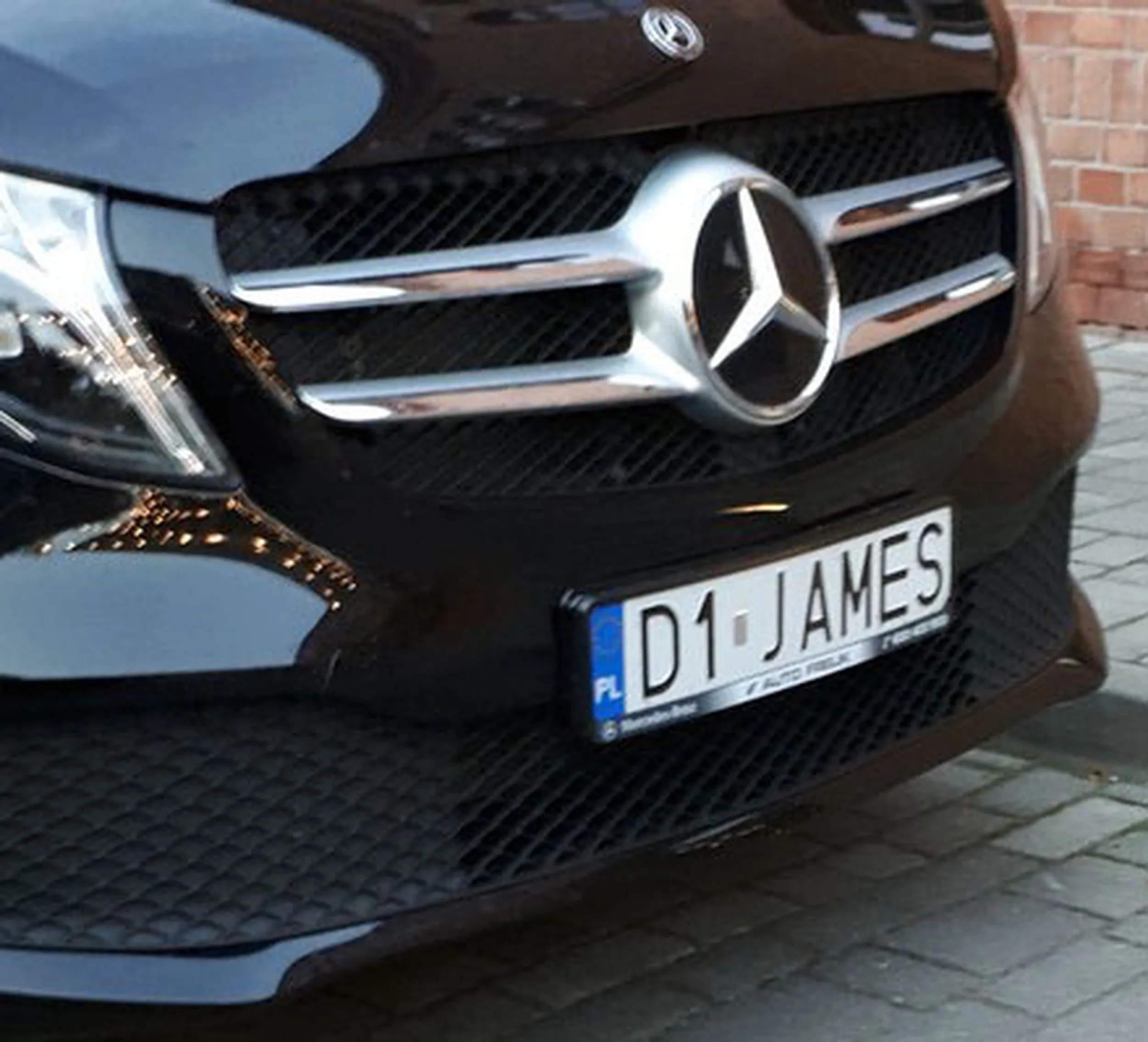 Fajny numer, blacha D1 JAMES