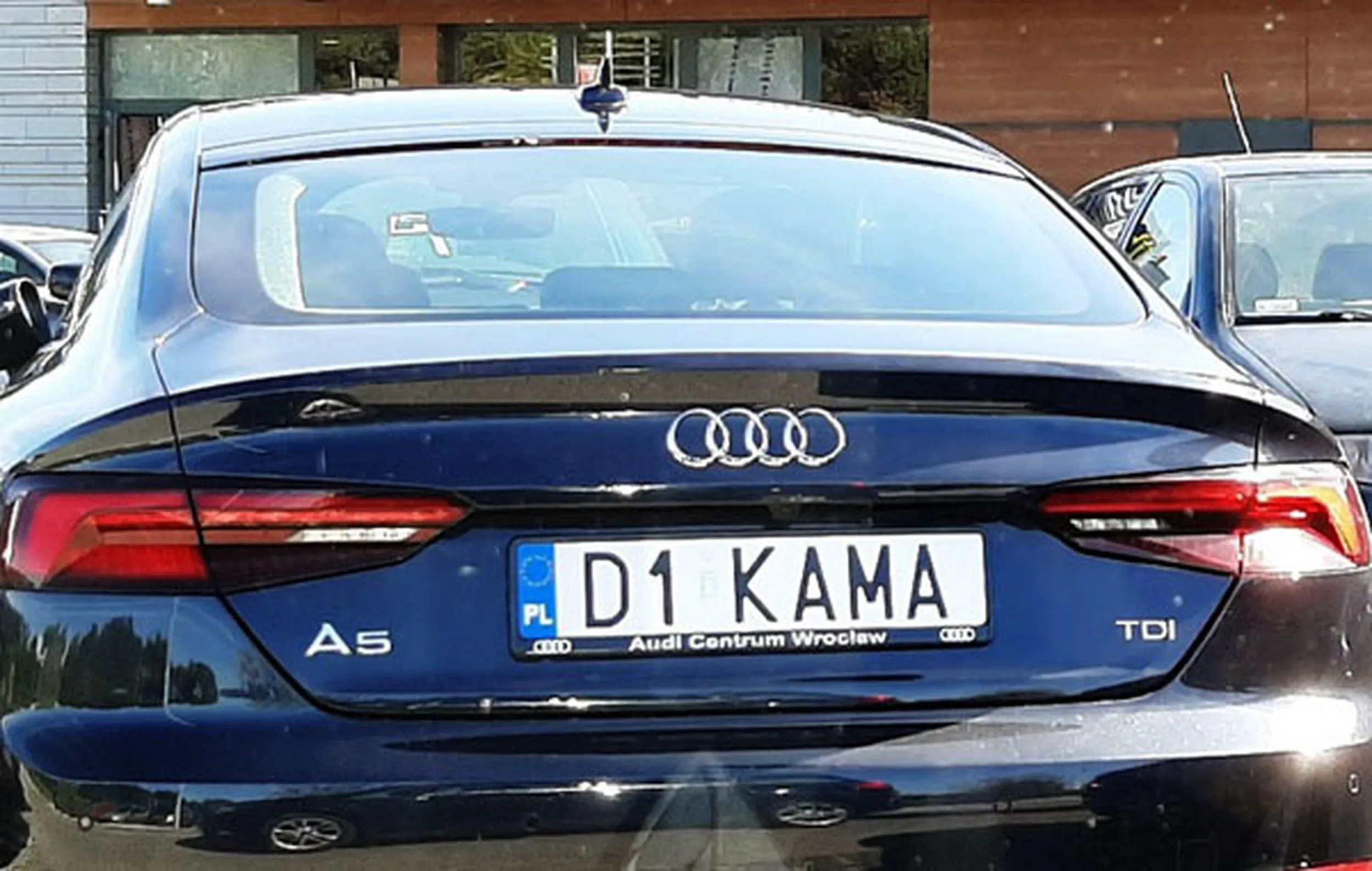 Fajny numer, blacha D1 KAMA