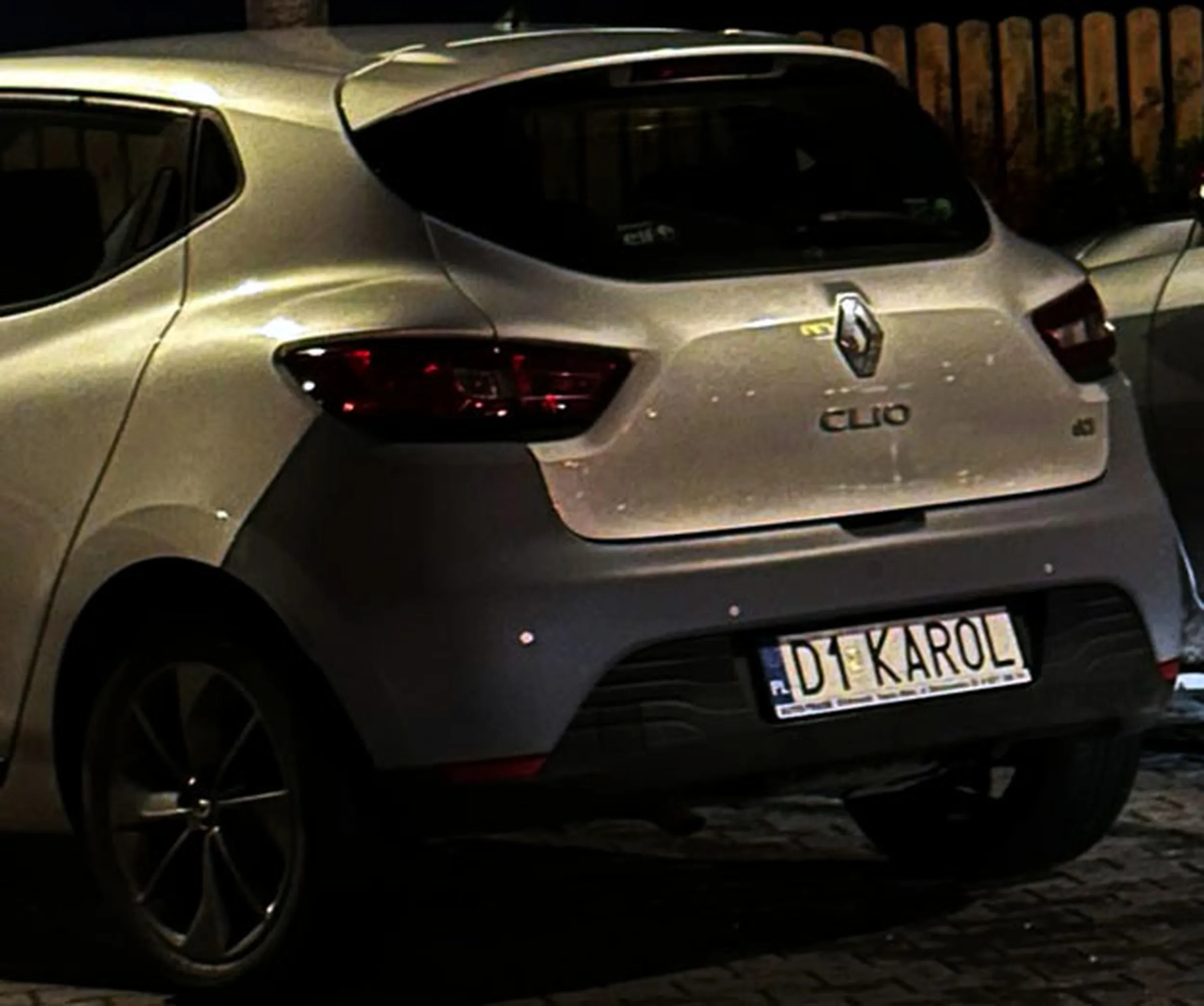 Fajny numer, blacha D1 KAROL