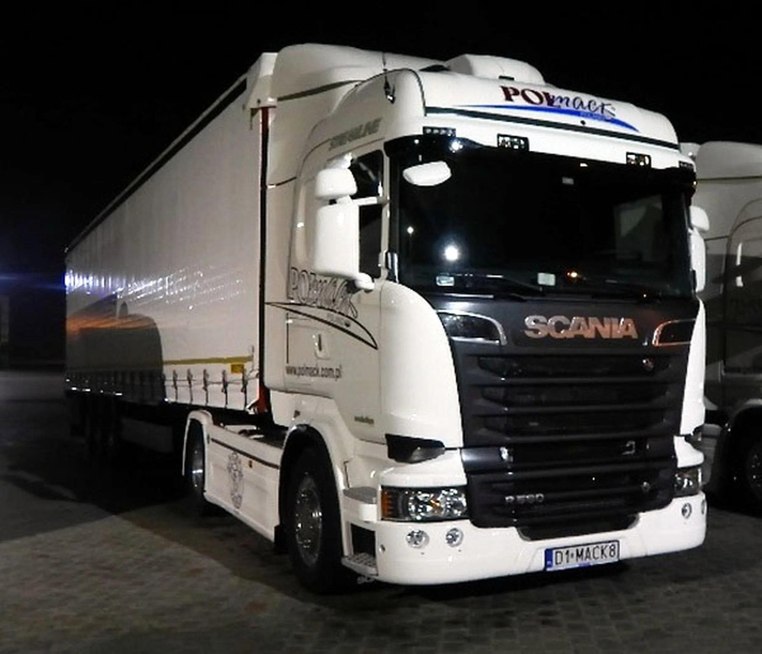 Fajny numer, blacha D1 MACK8