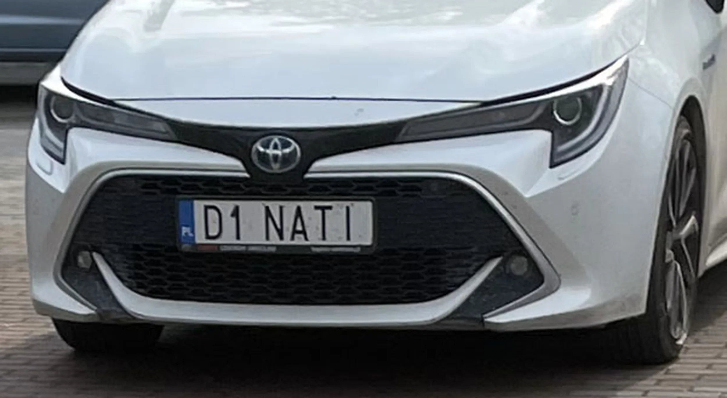 Fajny numer, blacha D1 NATI