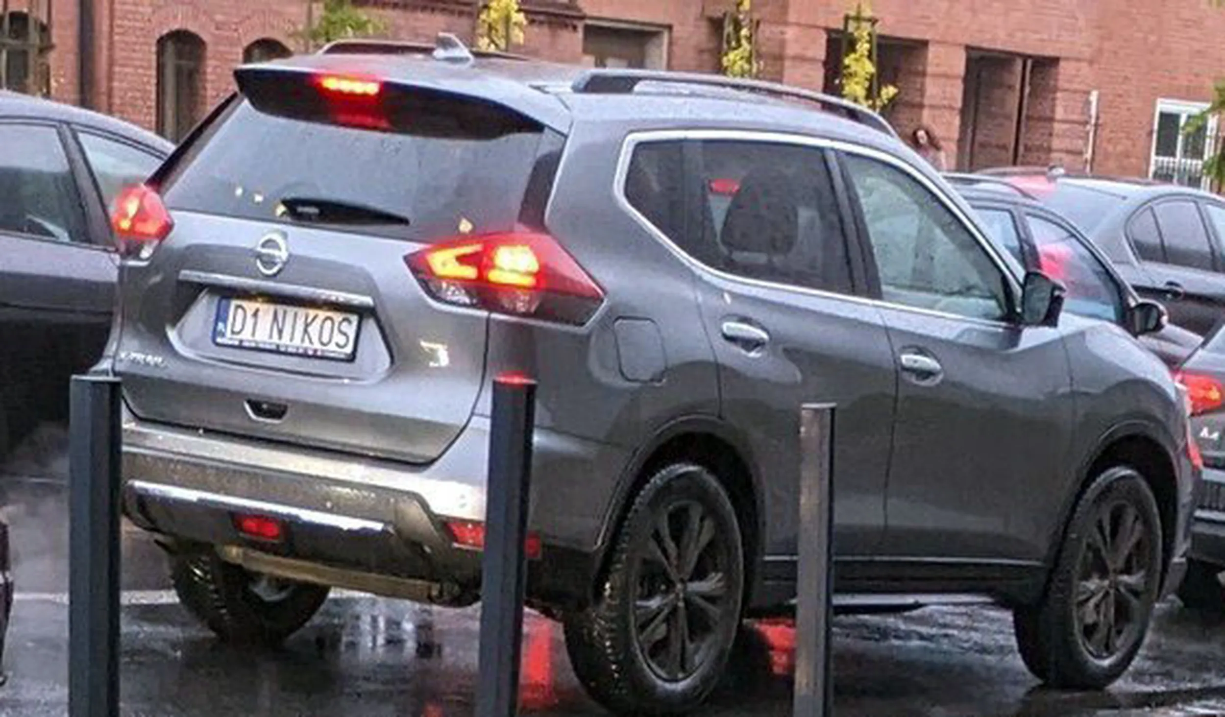 Fajny numer, blacha D1 NIKOS