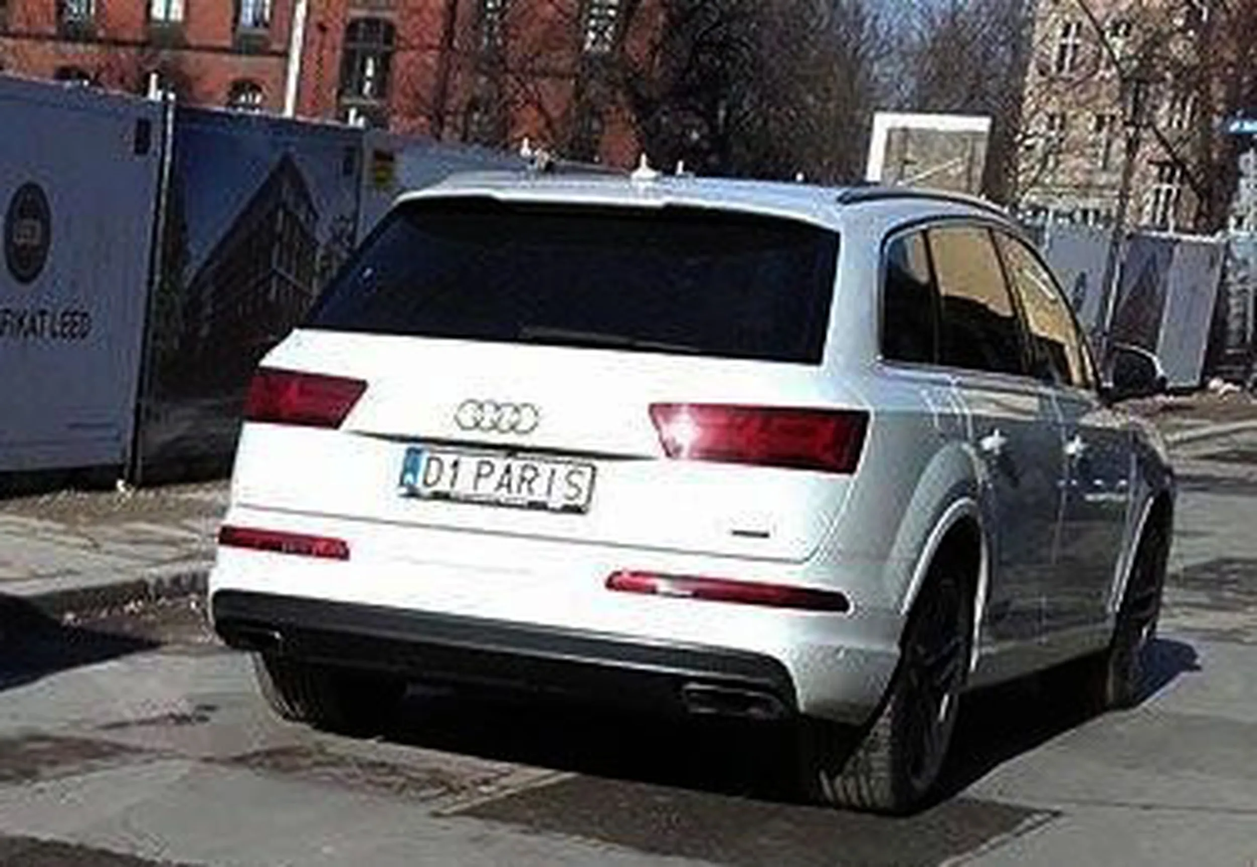 Fajny numer, blacha D1 PARIS