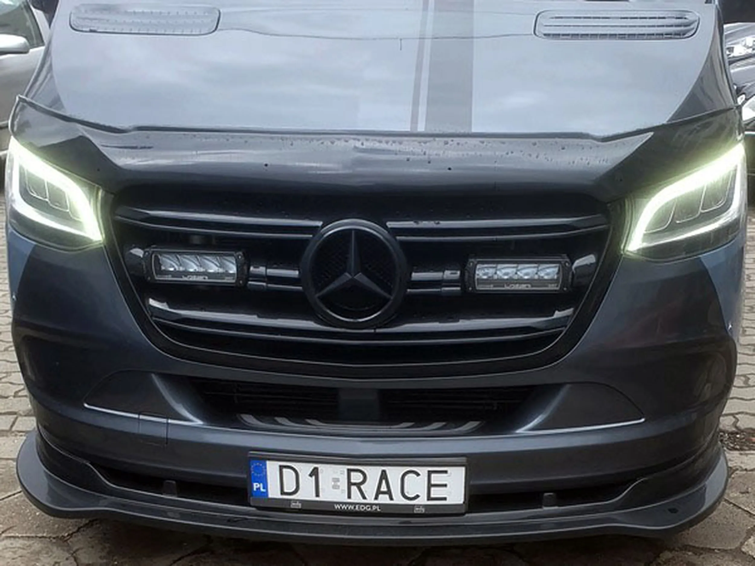 Fajny numer, blacha D1 RACE