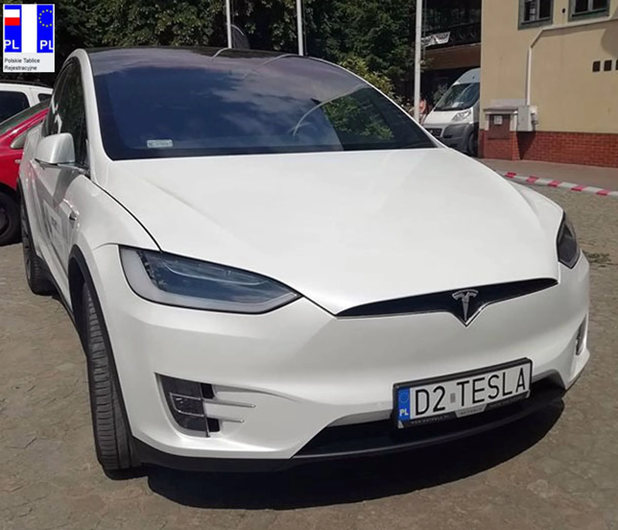 Fajny numer, blacha D2 TESLA