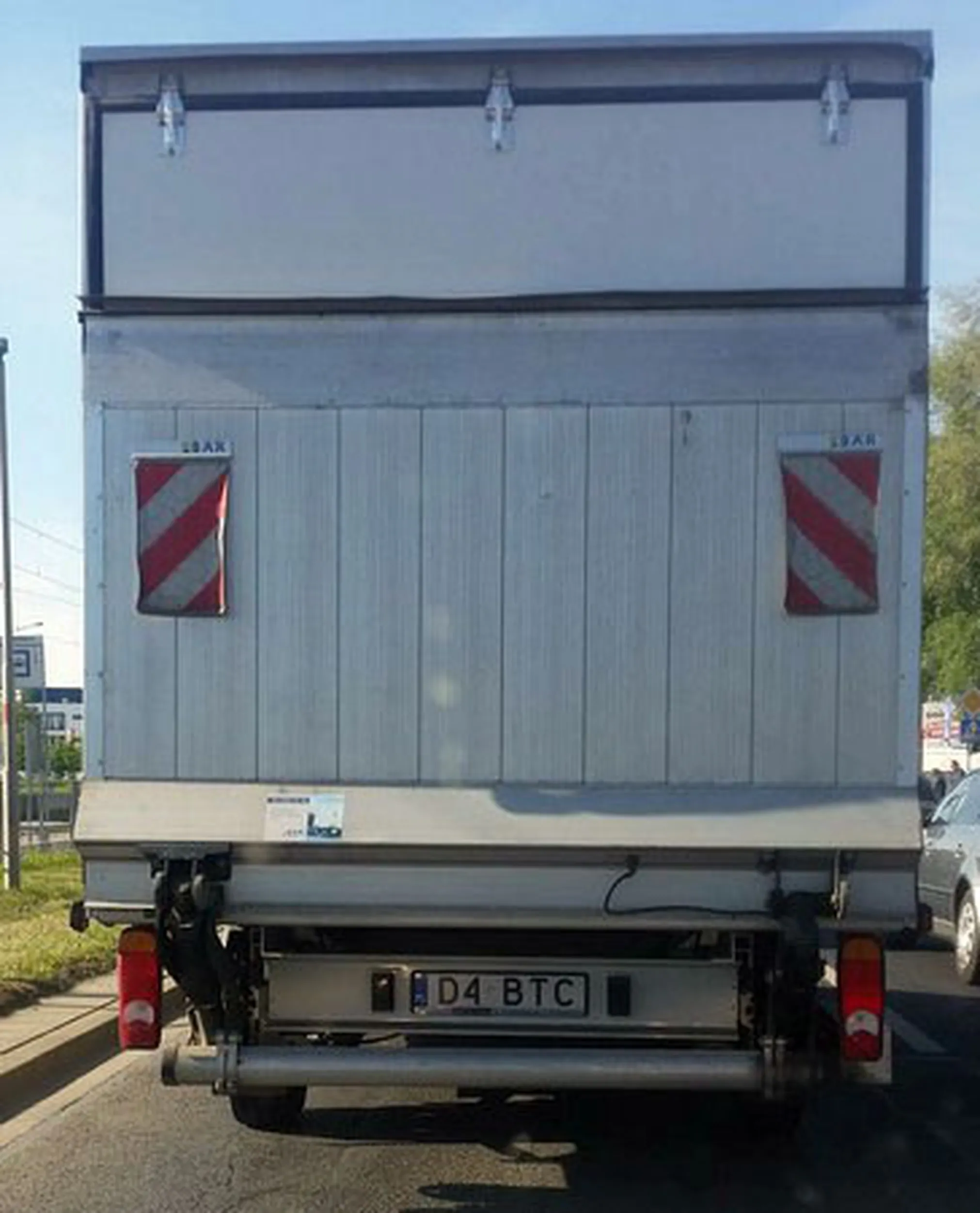 Fajny numer, blacha D4 BTC