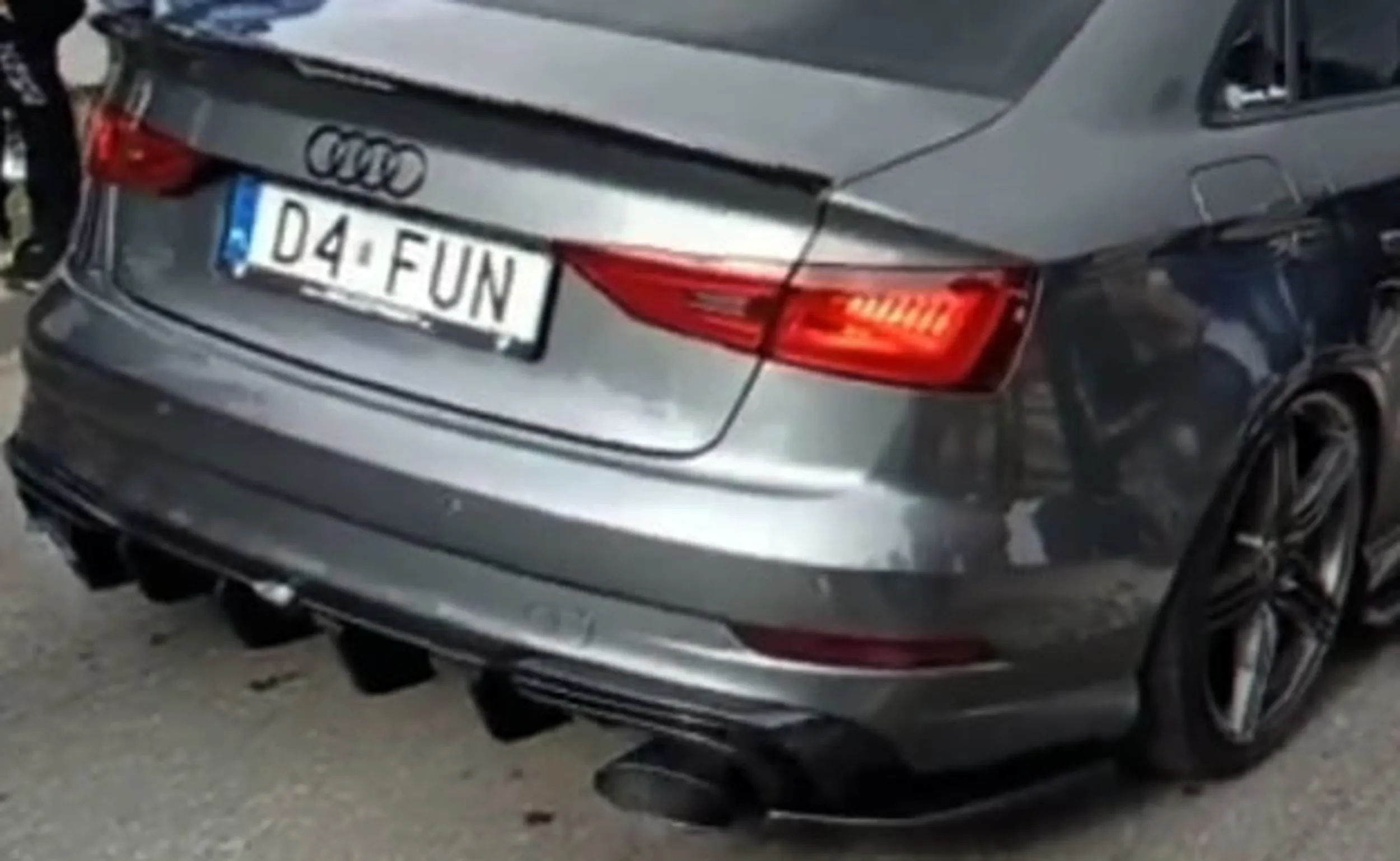 Fajny numer, blacha D4 FUN