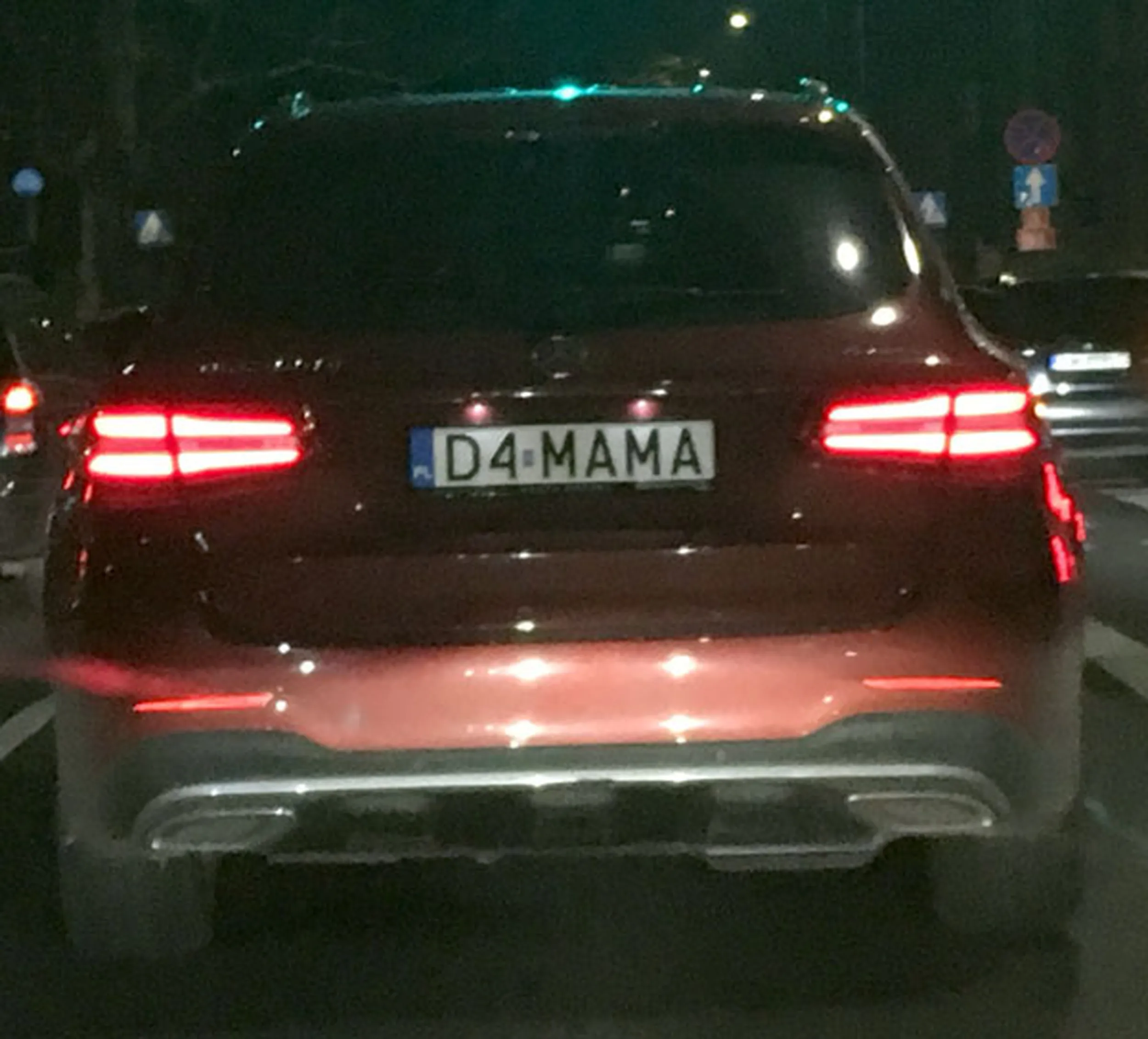 Fajny numer, blacha D4 MAMA