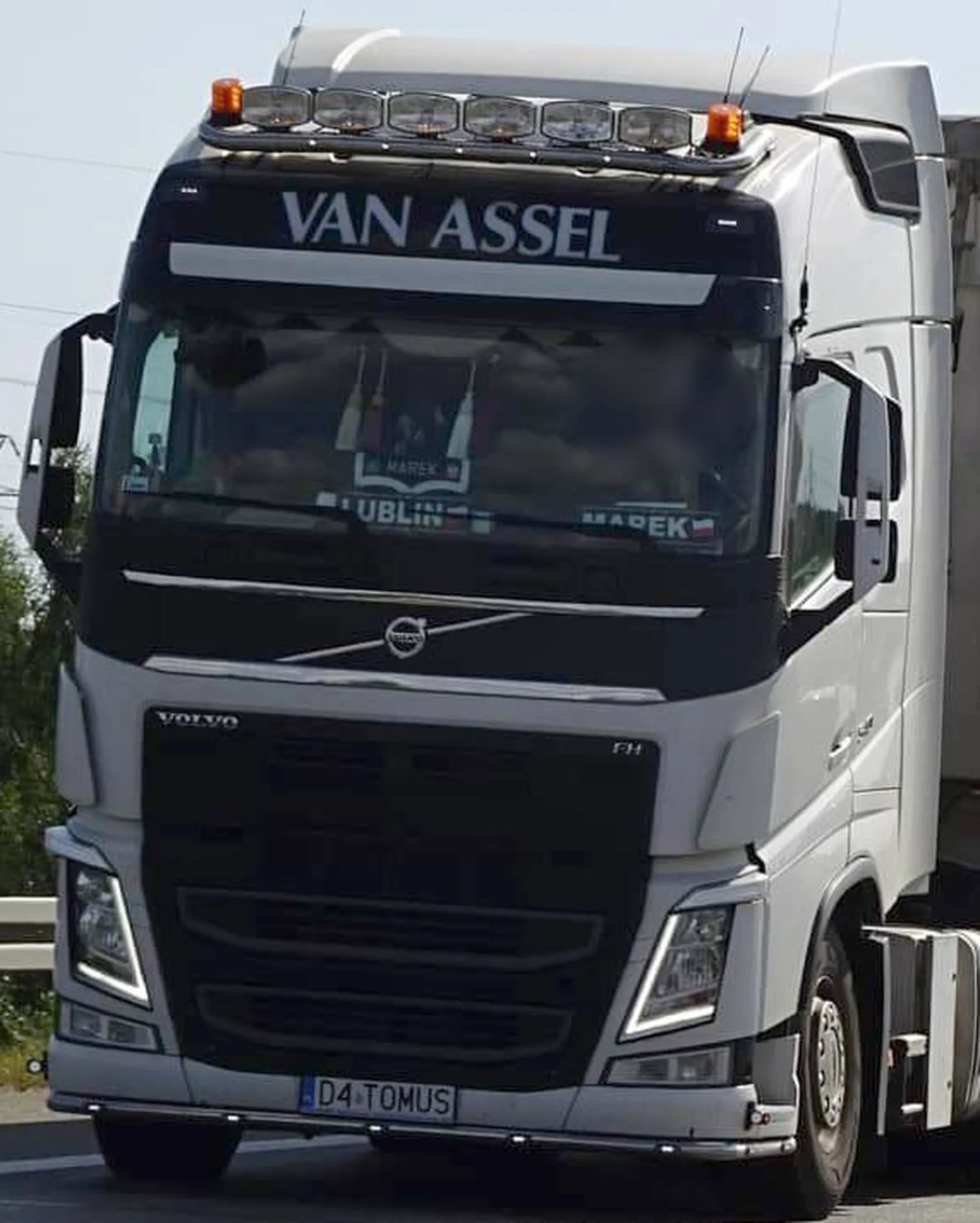 Fajny numer, blacha D4 TOMUS