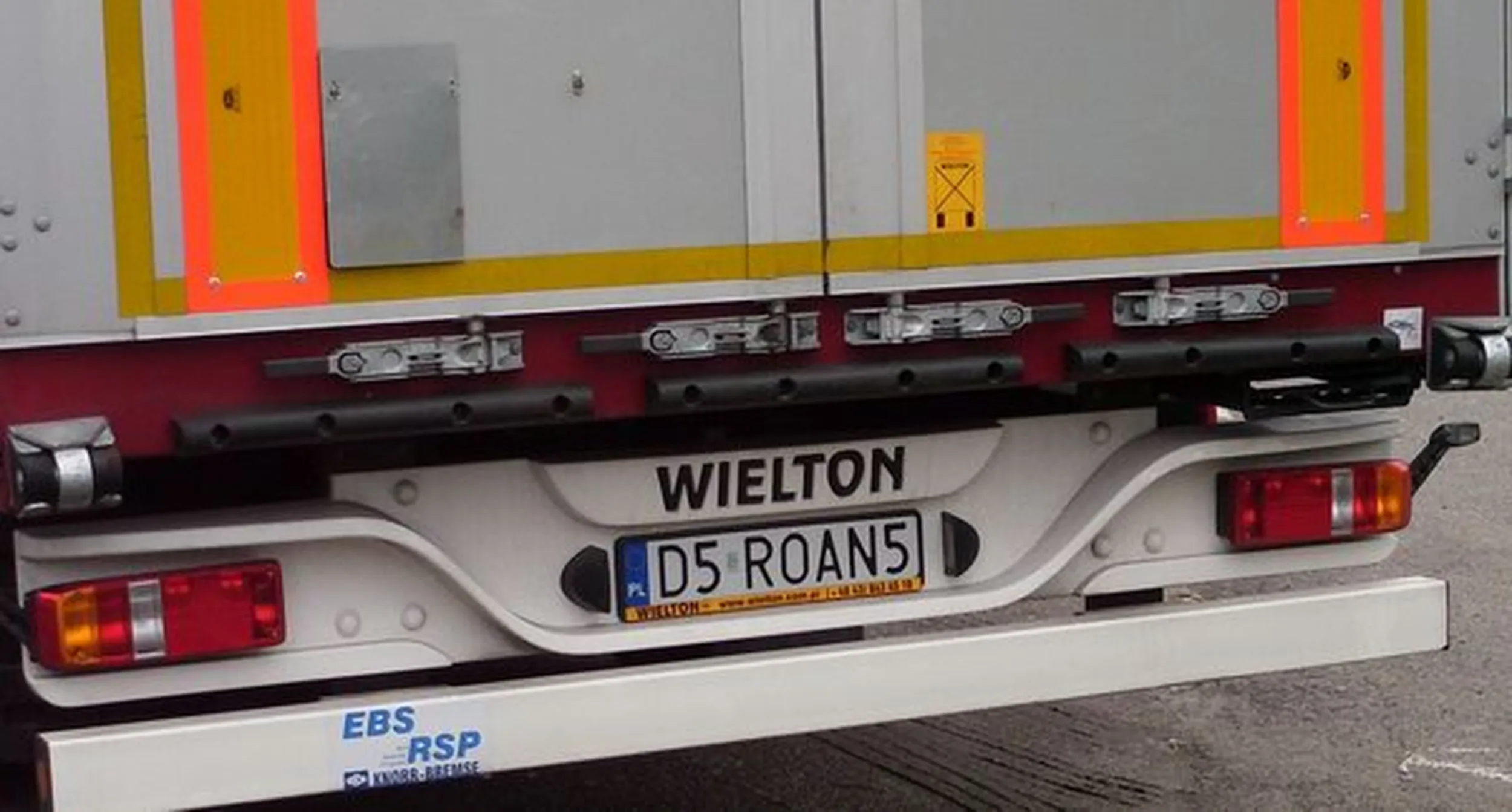 Fajny numer, blacha D5 ROAN5