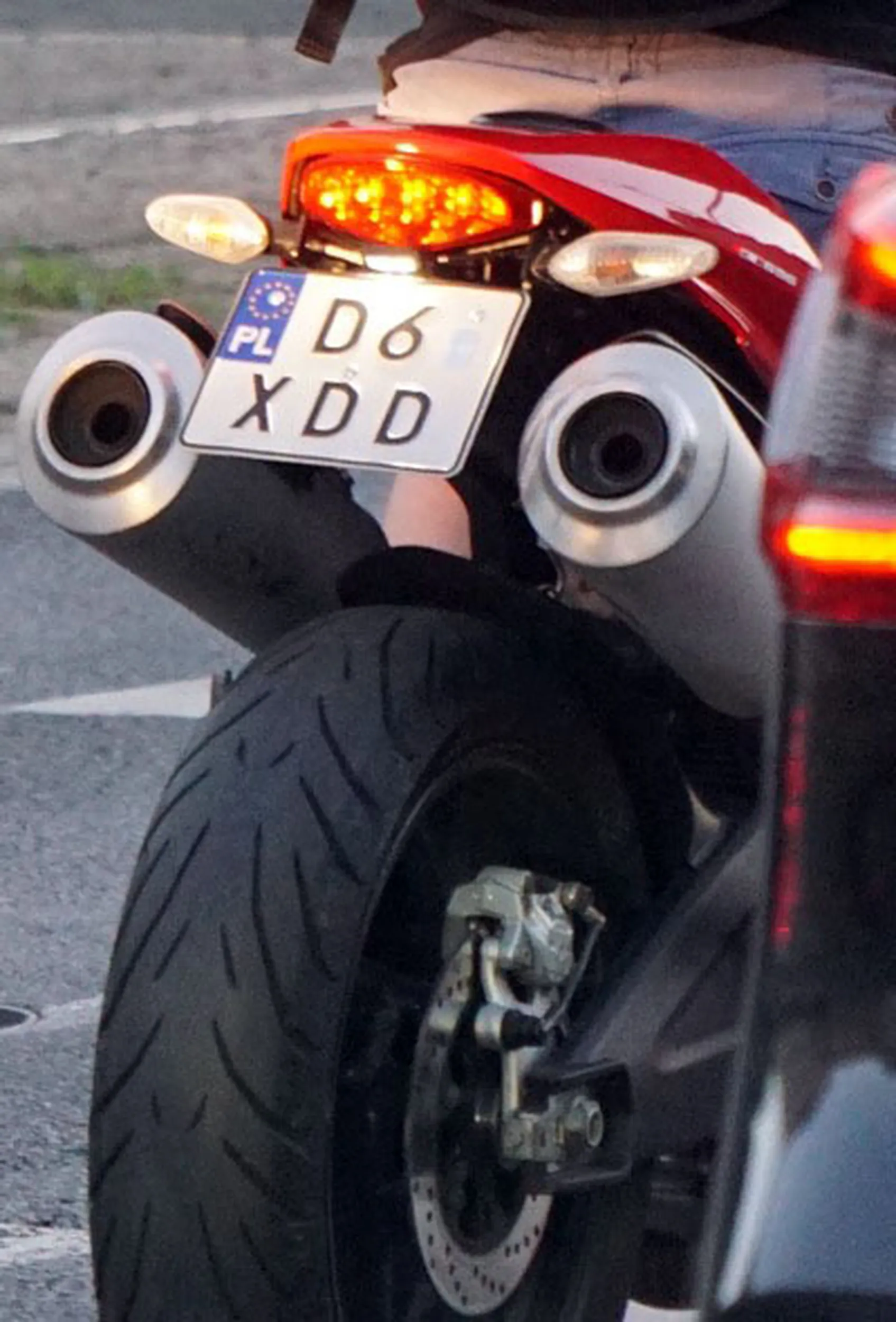 Fajny numer, blacha D6 XDD