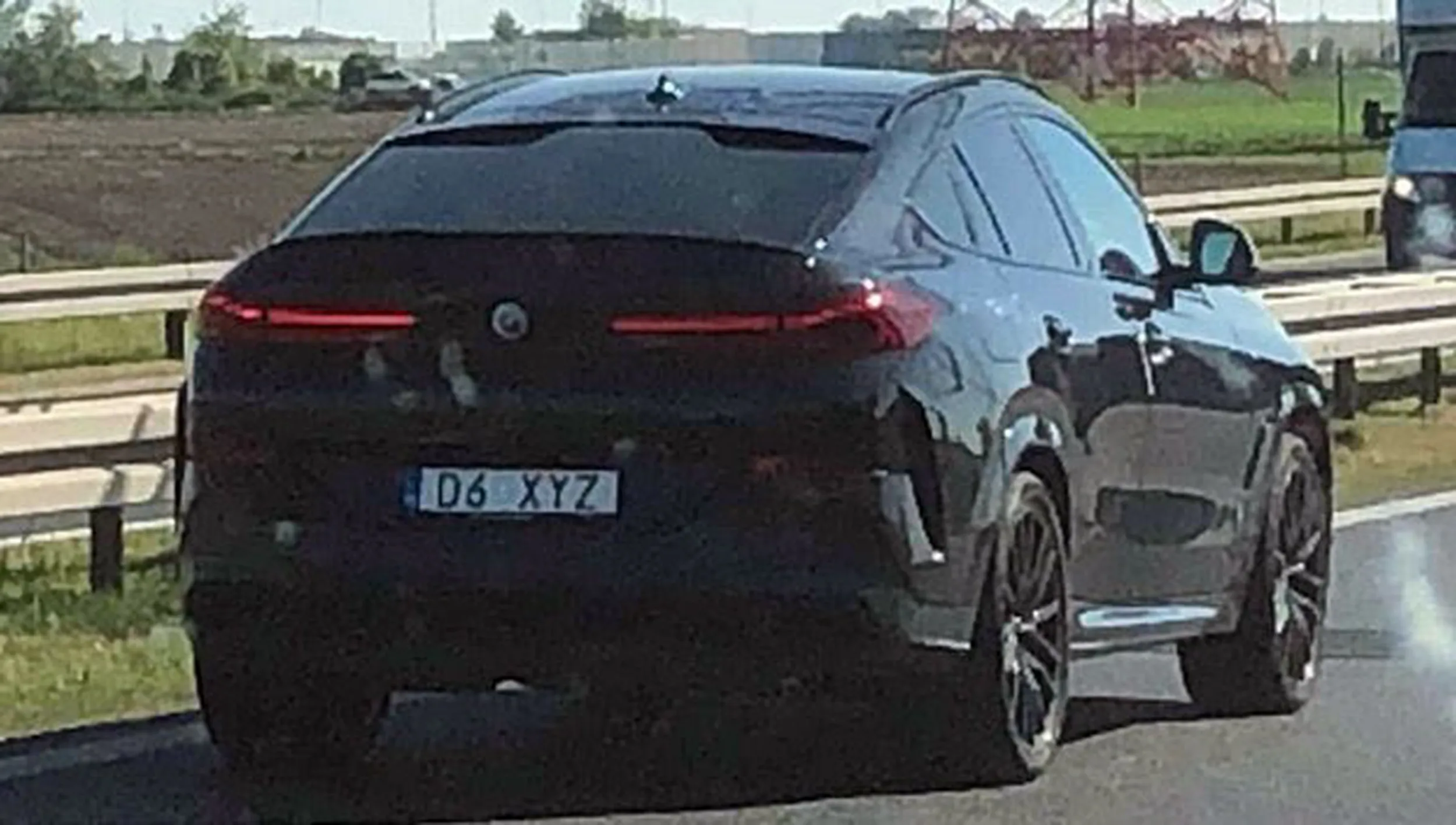 Fajny numer, blacha D6 XYZ