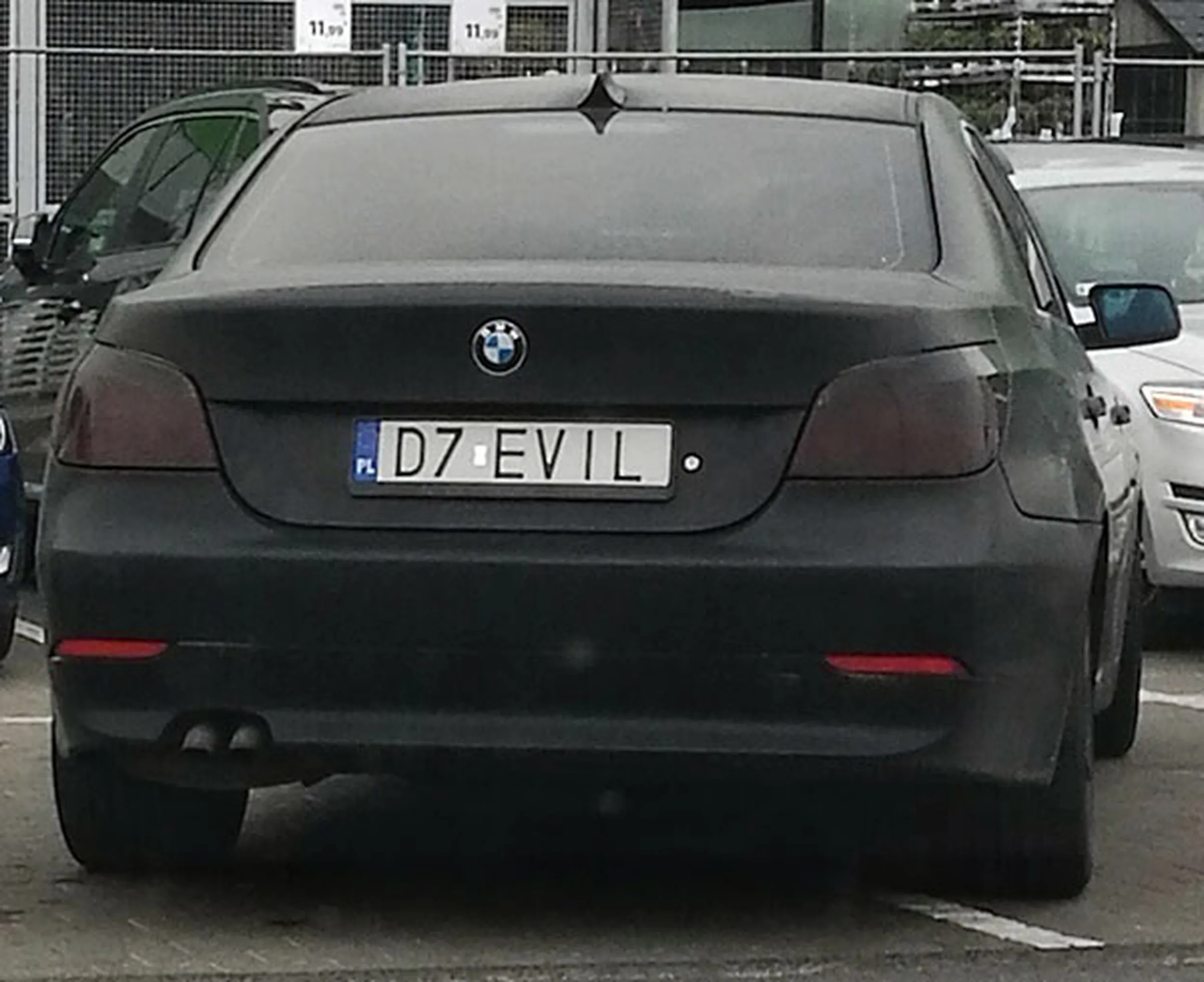 Fajny numer, blacha D7 EVIL