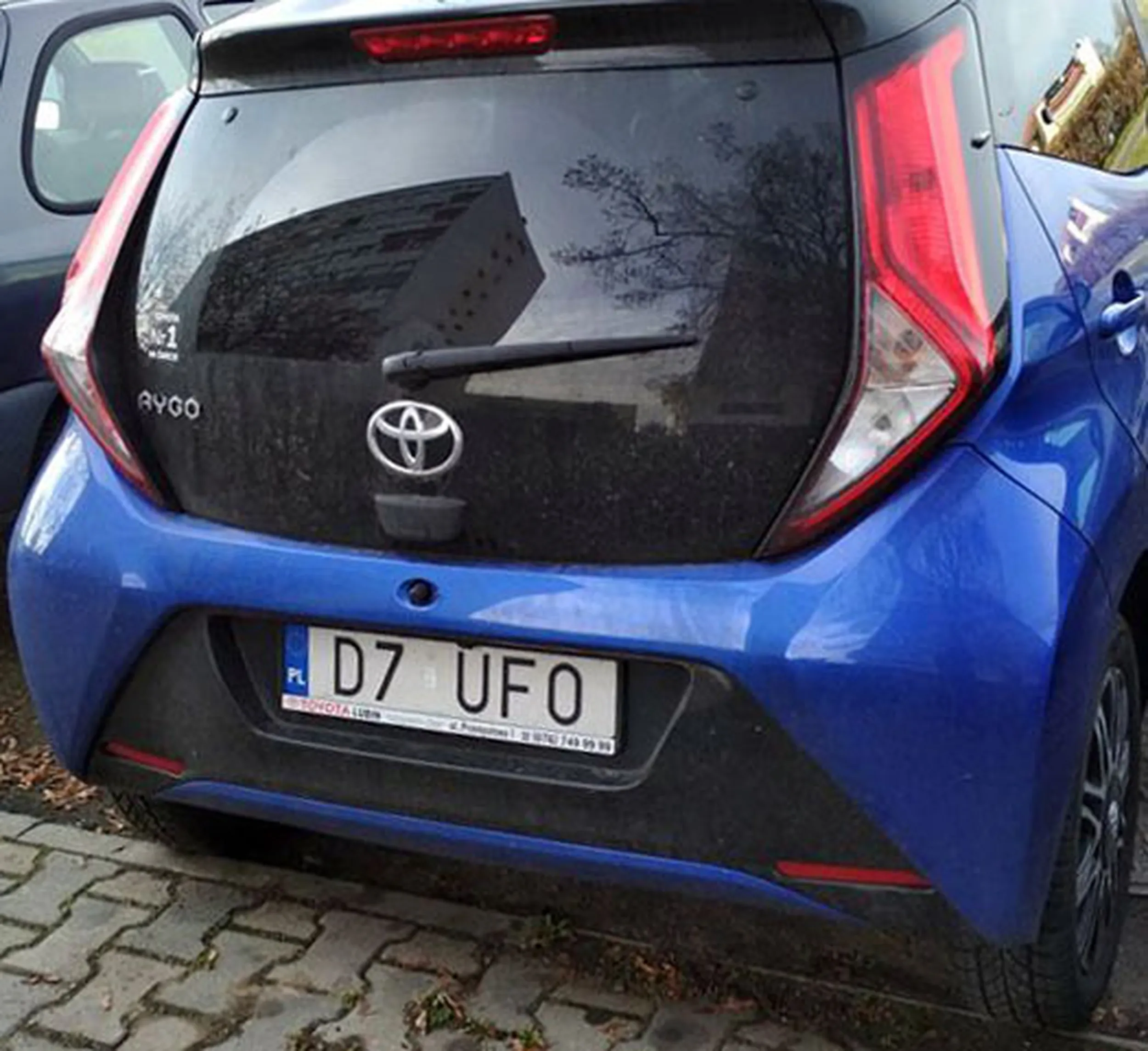 Fajny numer, blacha D7 UFO