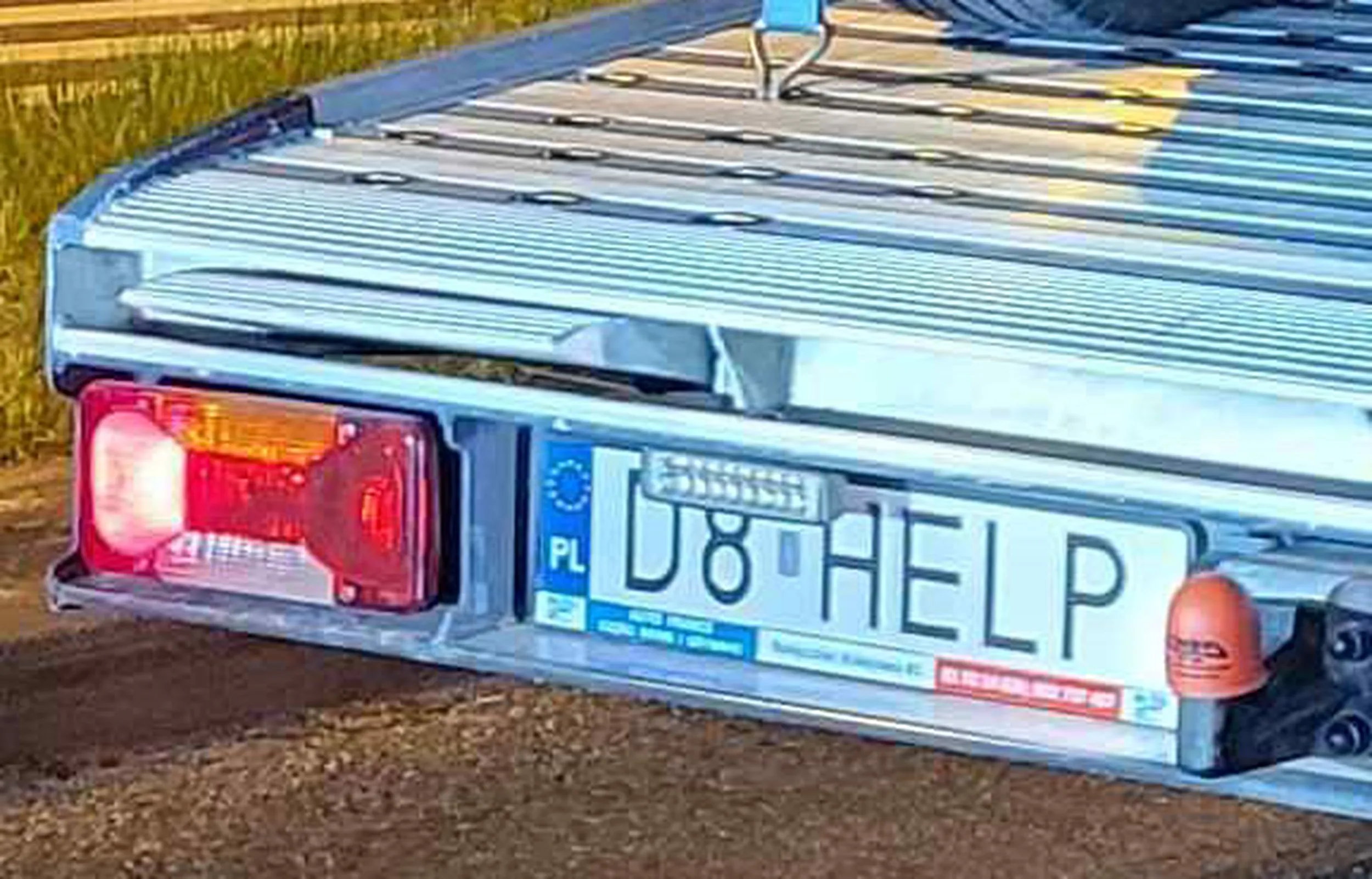 Fajny numer, blacha D8 HELP