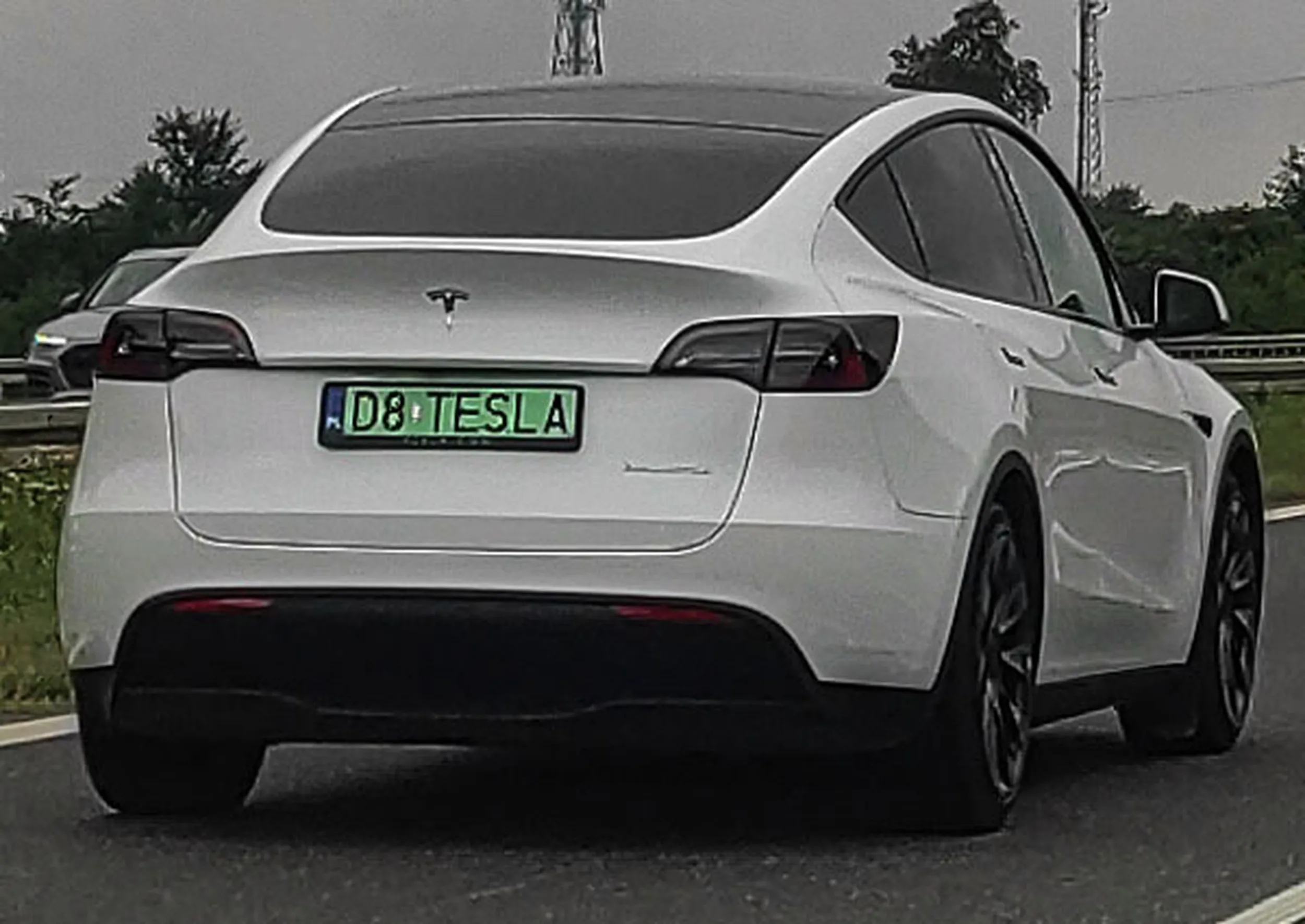 Fajny numer, blacha D8 TESLA