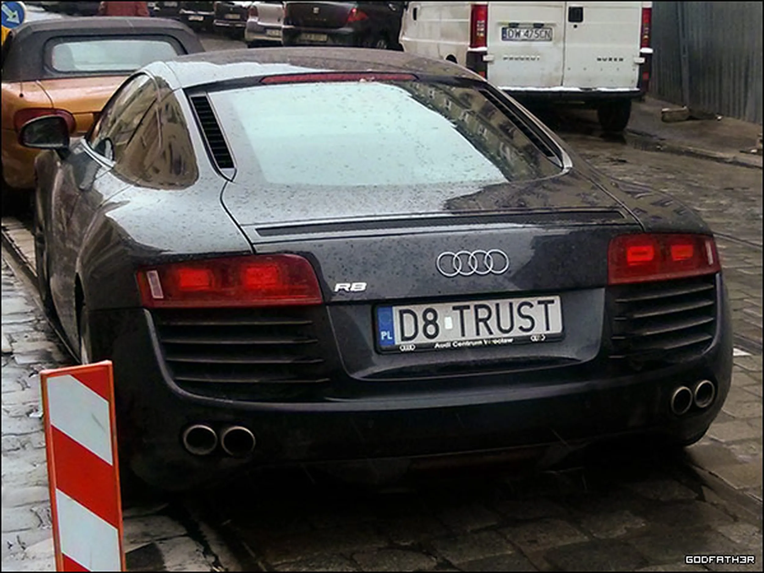 Fajny numer, blacha D8 TRUST