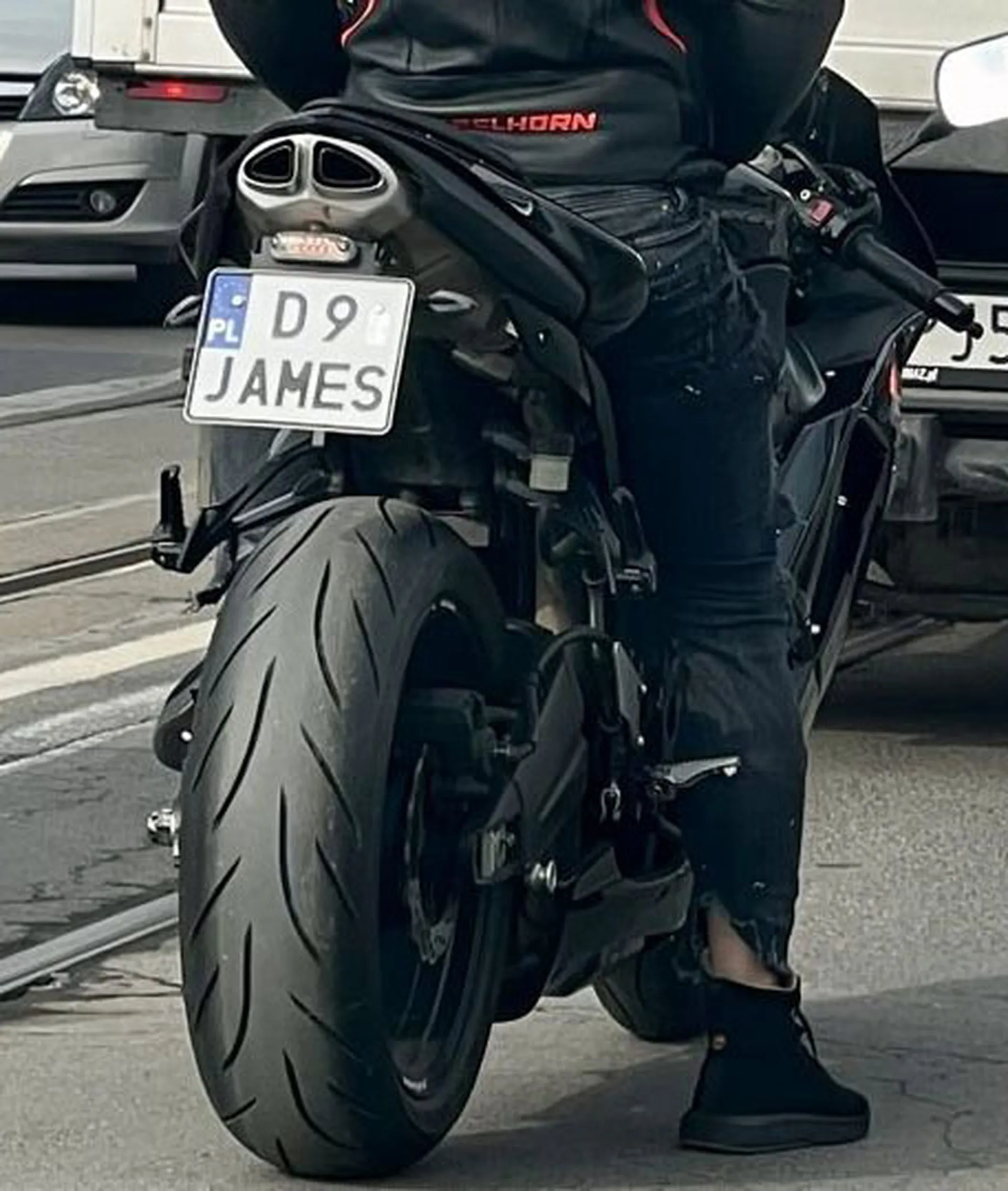 Fajny numer, blacha D9 JAMES