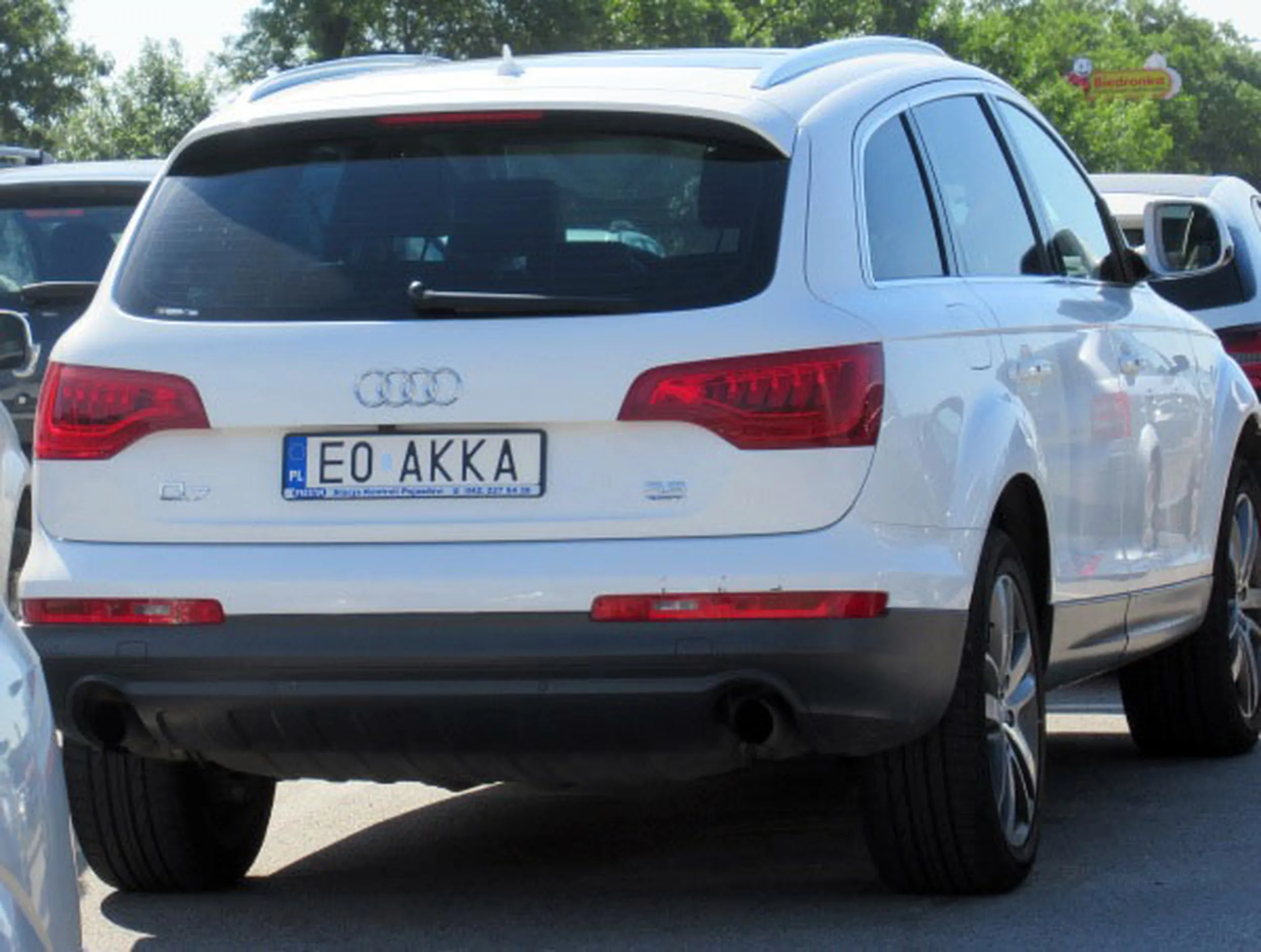 Fajny numer, blacha E0 AKKA