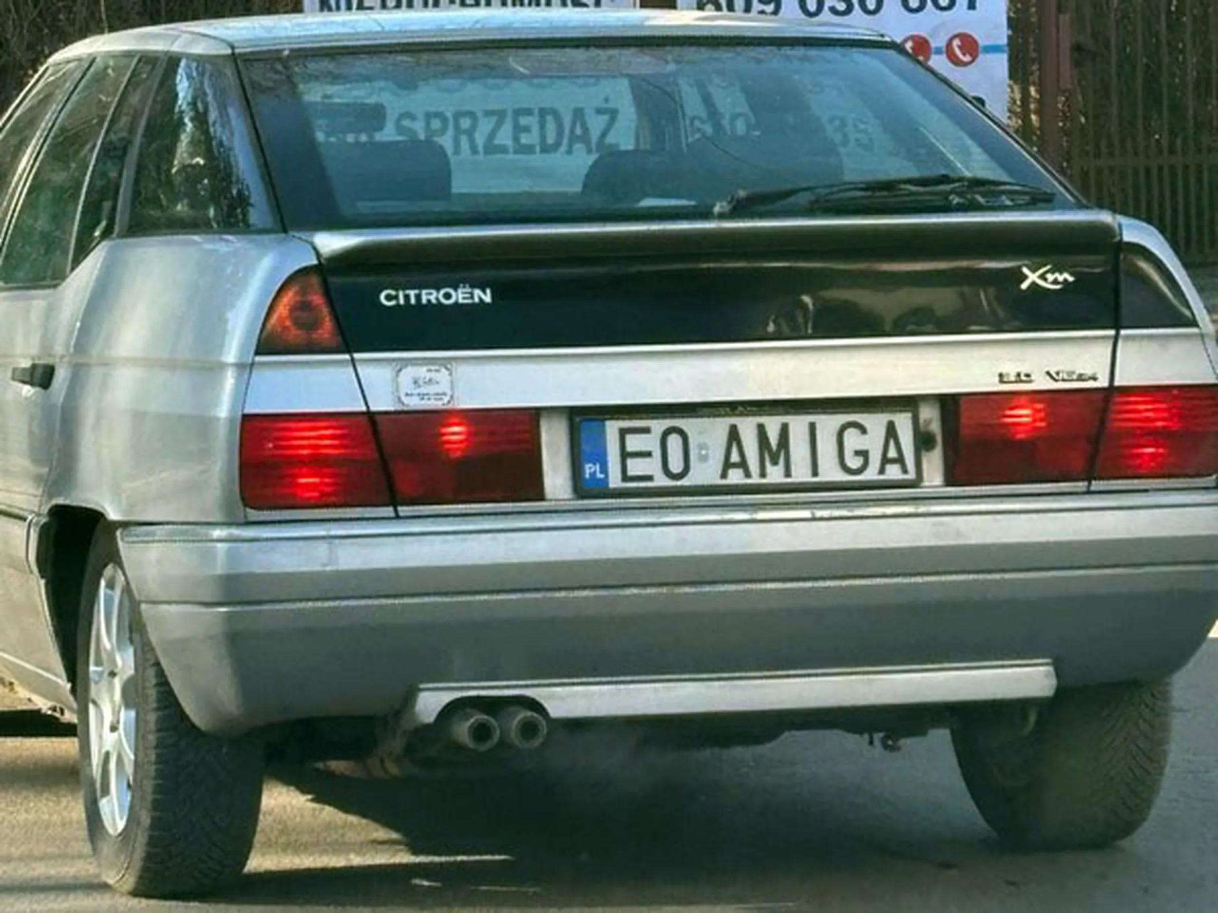 Fajny numer, blacha E0 AMIGA